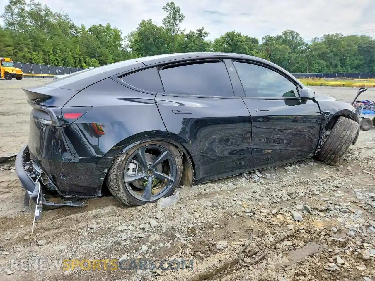 3 fotografías del automóvil dañado 7SAYGDEE4TA623234 TESLA MODEL Y 2026