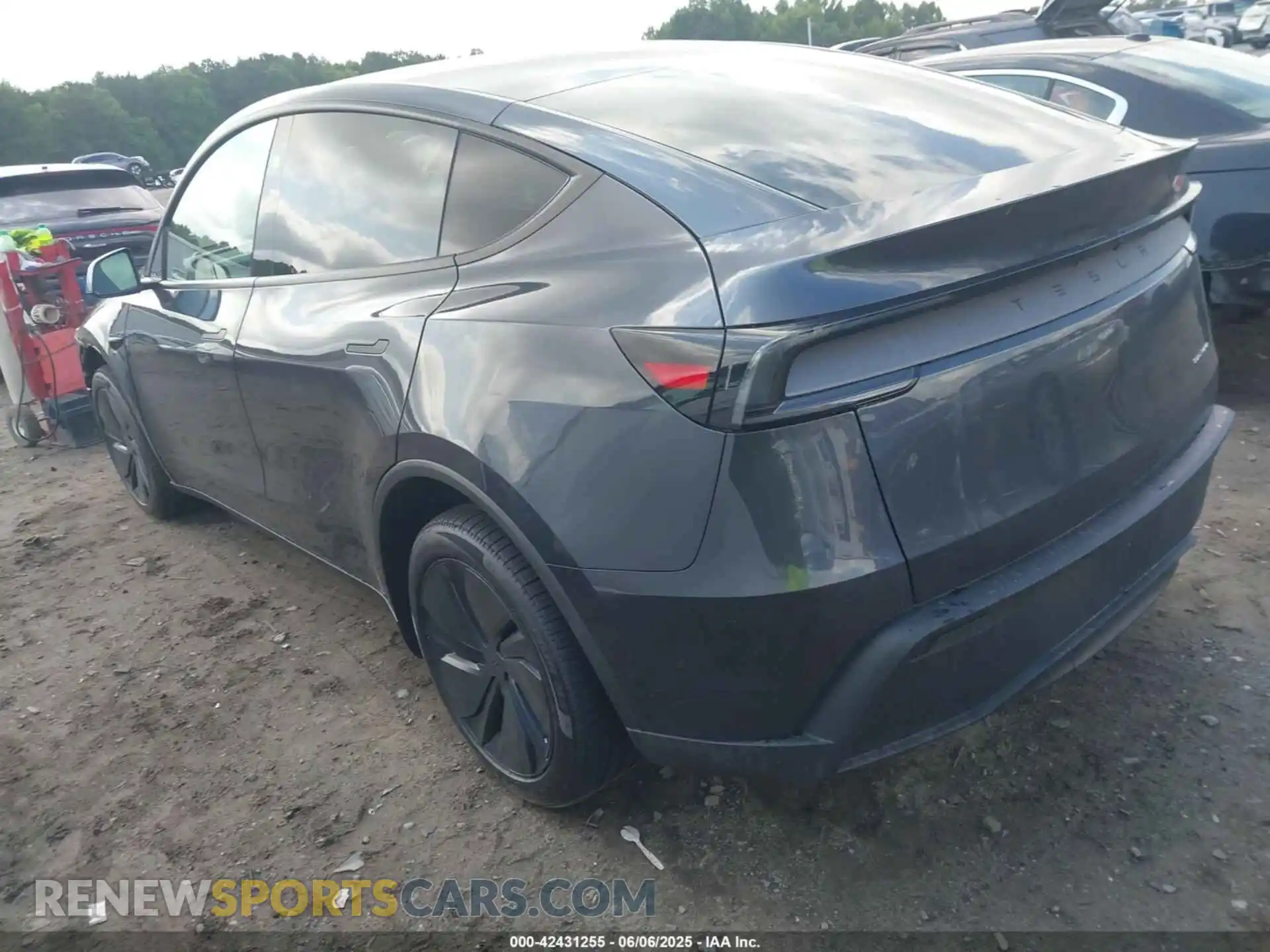 3 Фотография поврежденного автомобиля 7SAYGDEE5TA391226 TESLA MODEL Y 2026