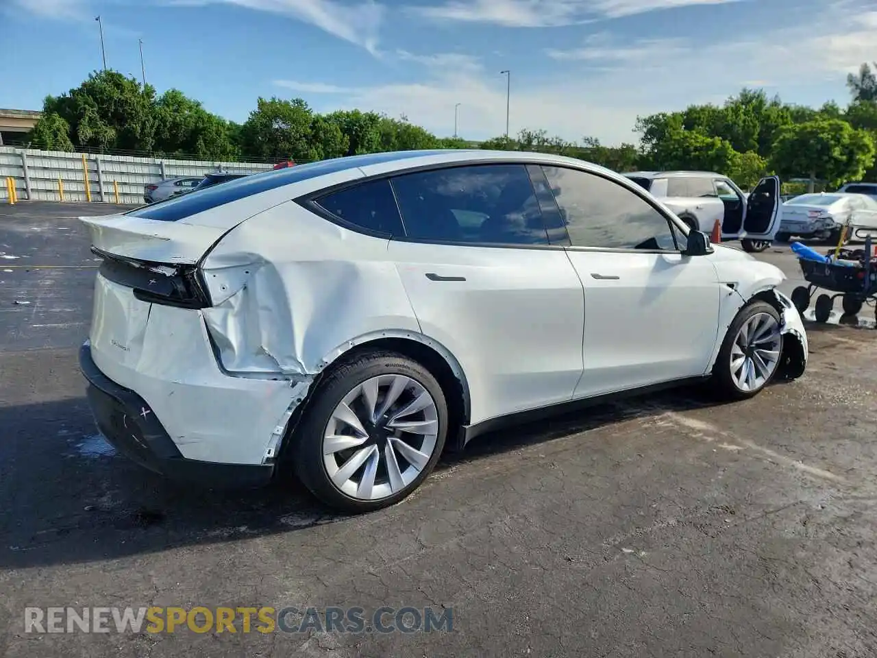 3 Photograph of a damaged car 7SAYGDEE5TA393445 TESLA MODEL Y 2026