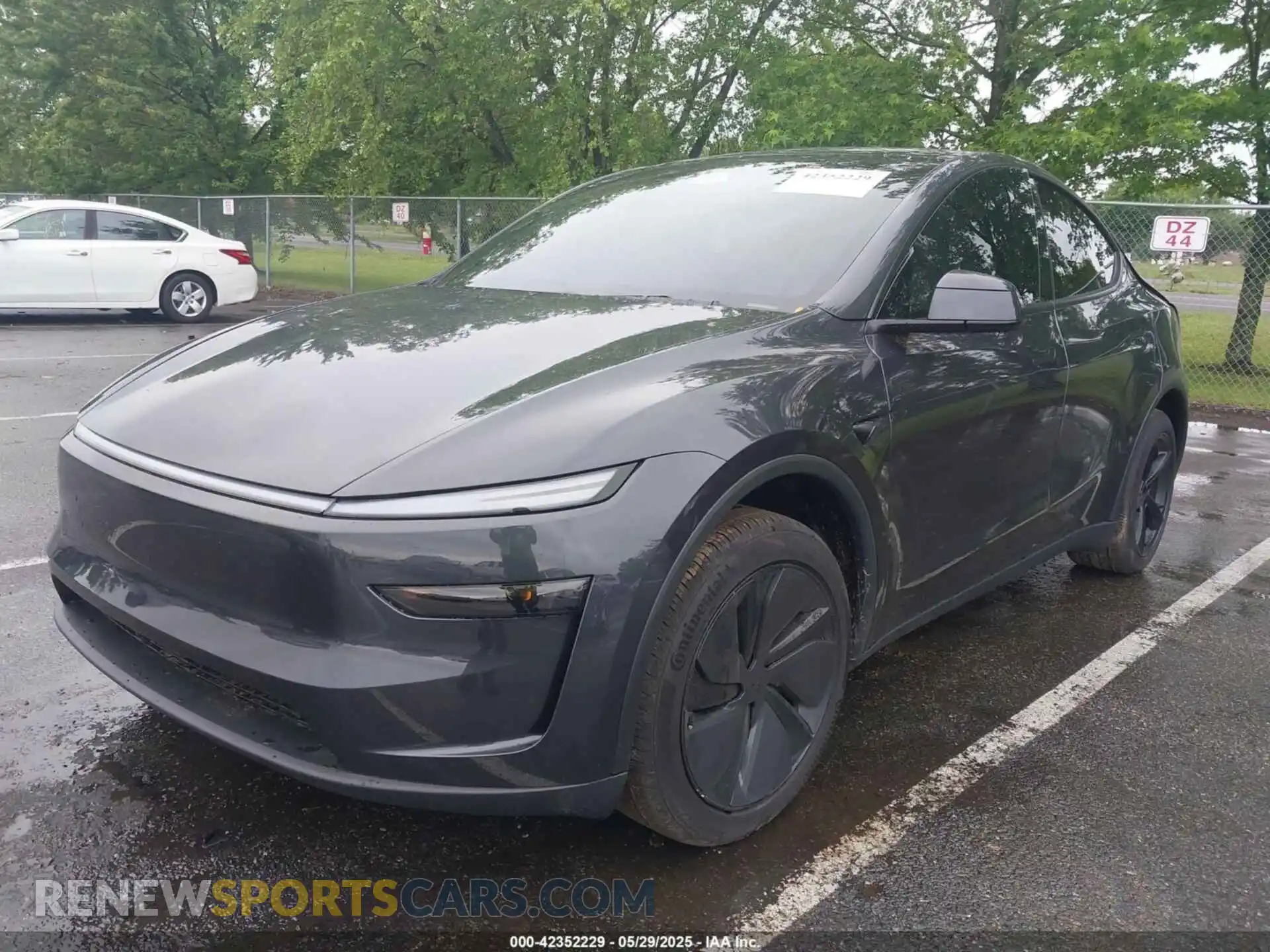 2 fotografías del automóvil dañado 7SAYGDEE6TF325724 TESLA MODEL Y 2026