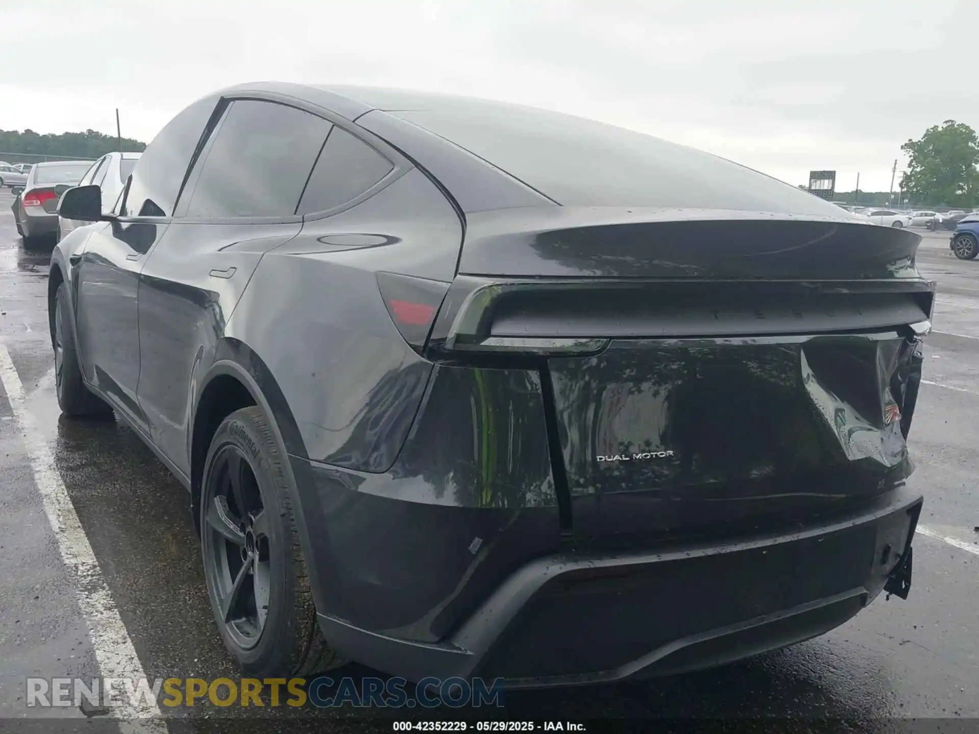 3 fotografías del automóvil dañado 7SAYGDEE6TF325724 TESLA MODEL Y 2026
