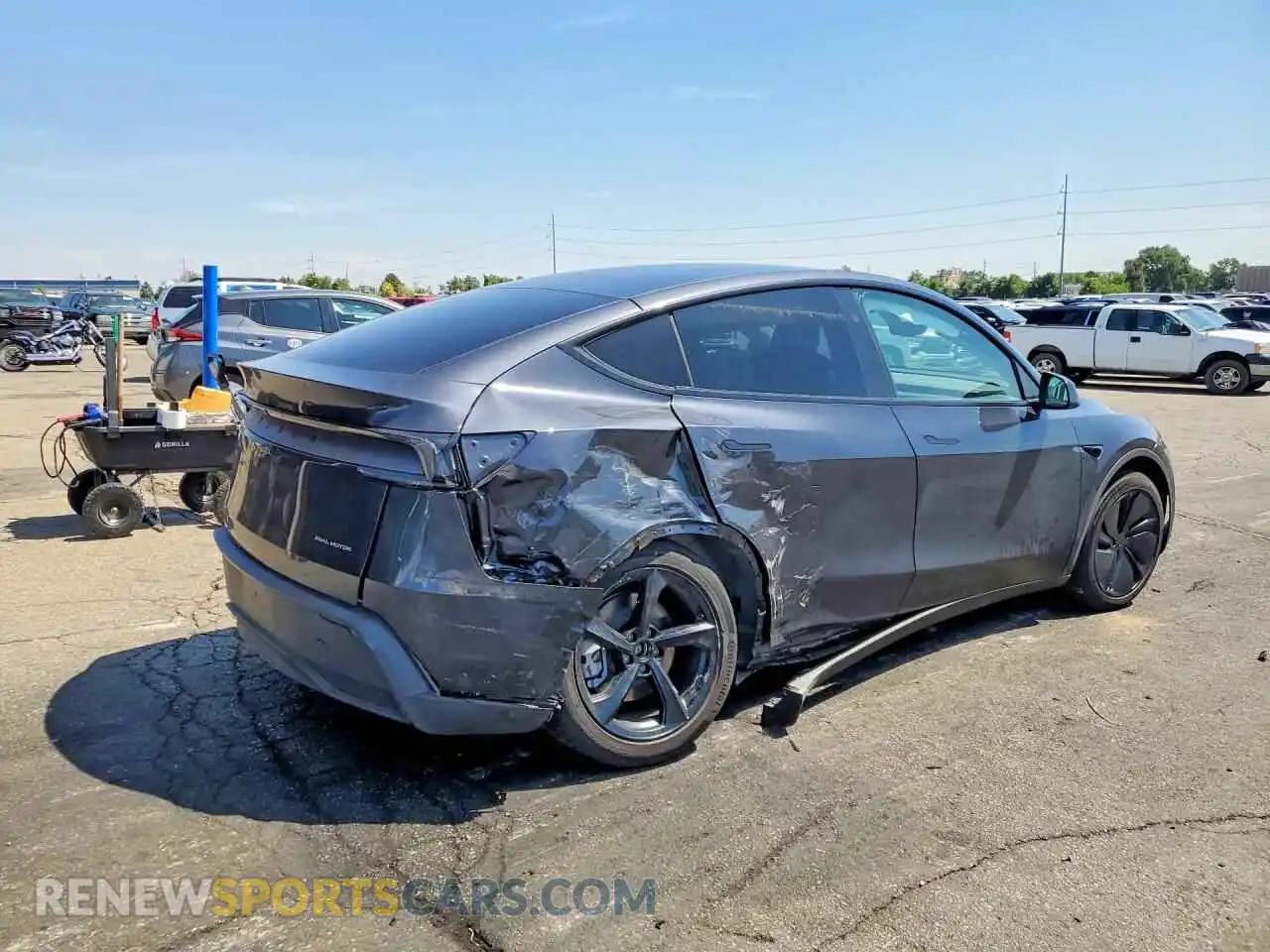 3 fotografías del automóvil dañado 7SAYGDEE6TF531125 TESLA MODEL Y 2026
