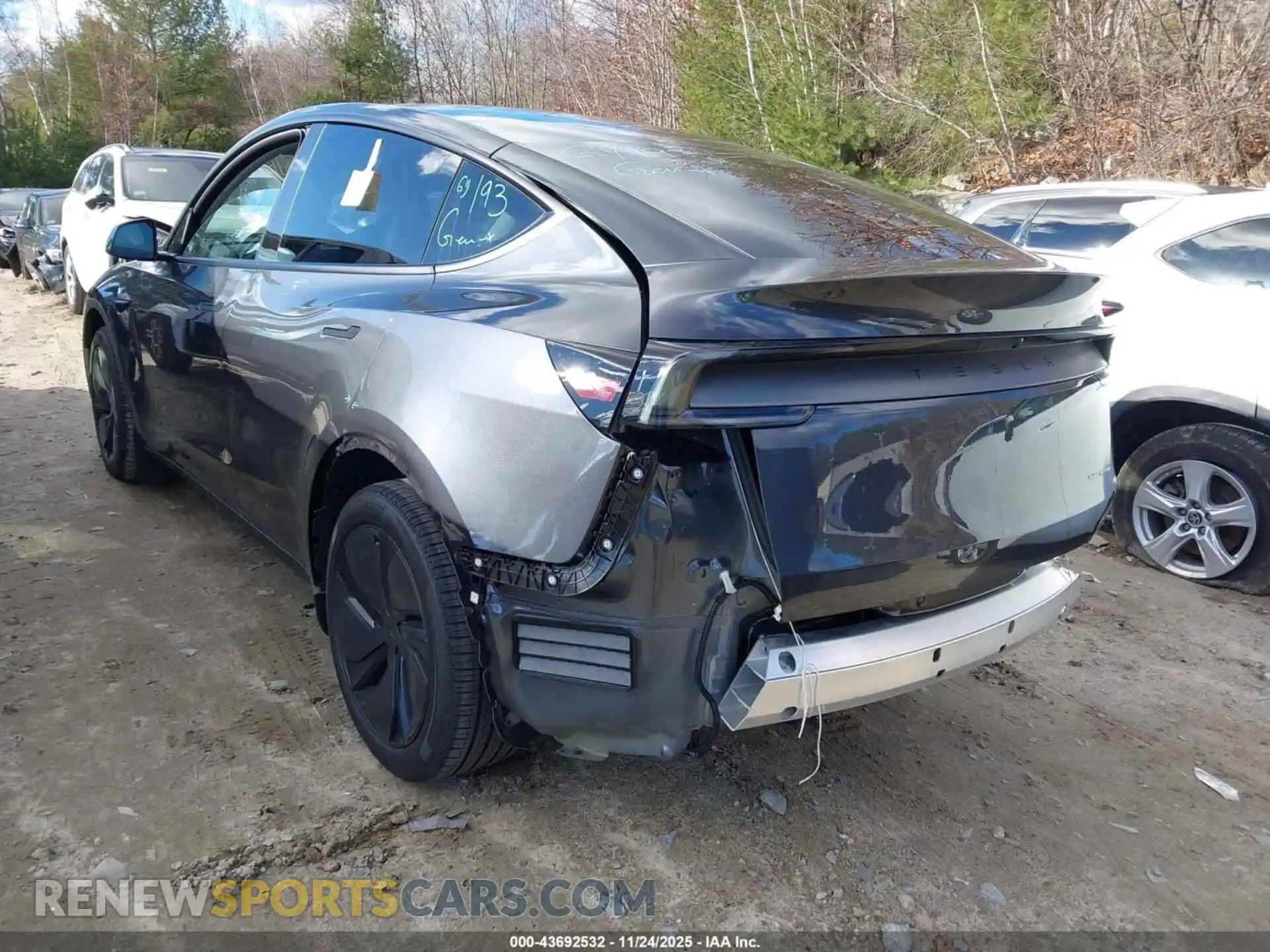 3 Photograph of a damaged car 7SAYGDEE8TA444193 TESLA MODEL Y 2026