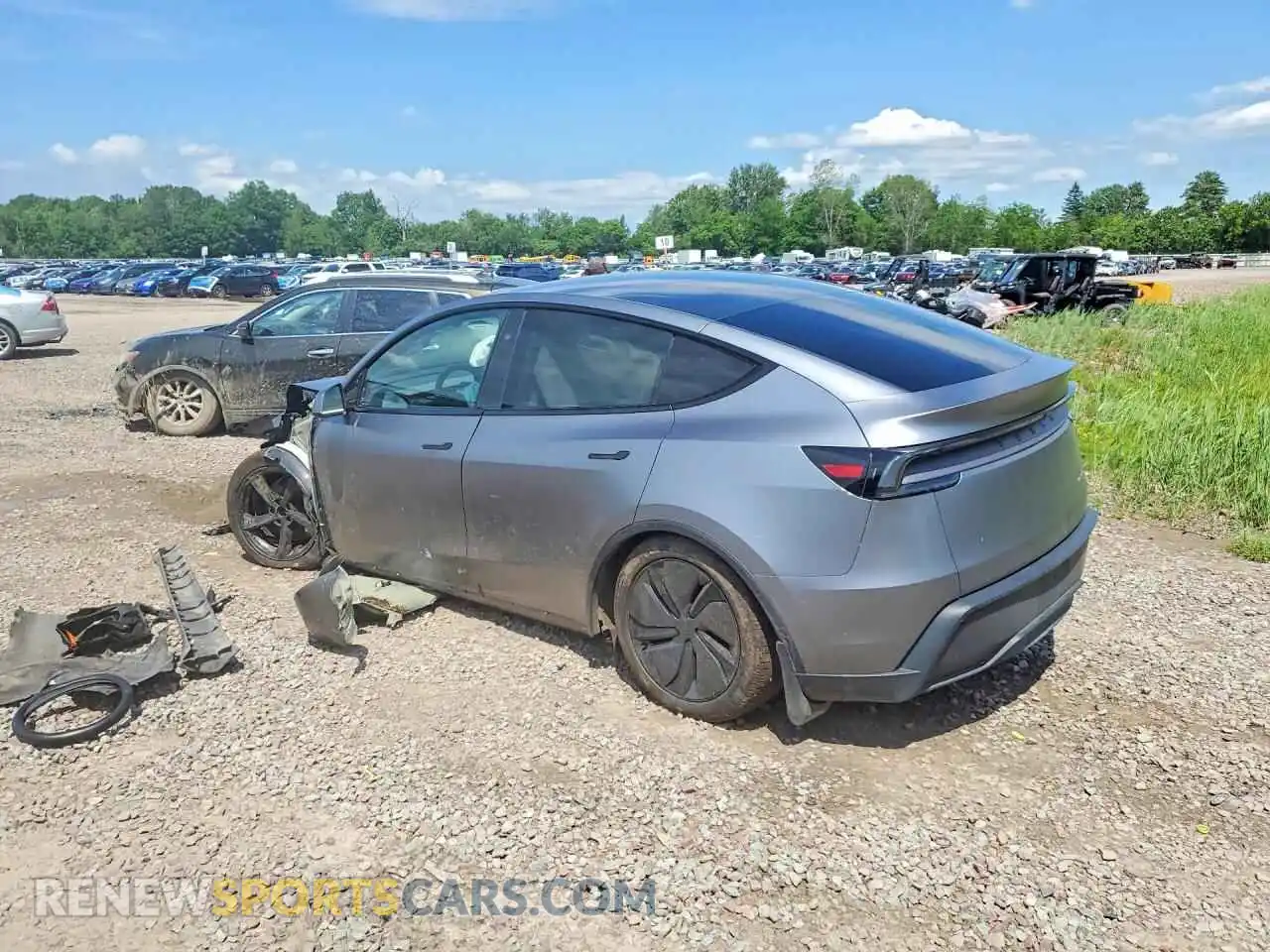 2 fotografías del automóvil dañado 7SAYGDEE8TA452729 TESLA MODEL Y 2026