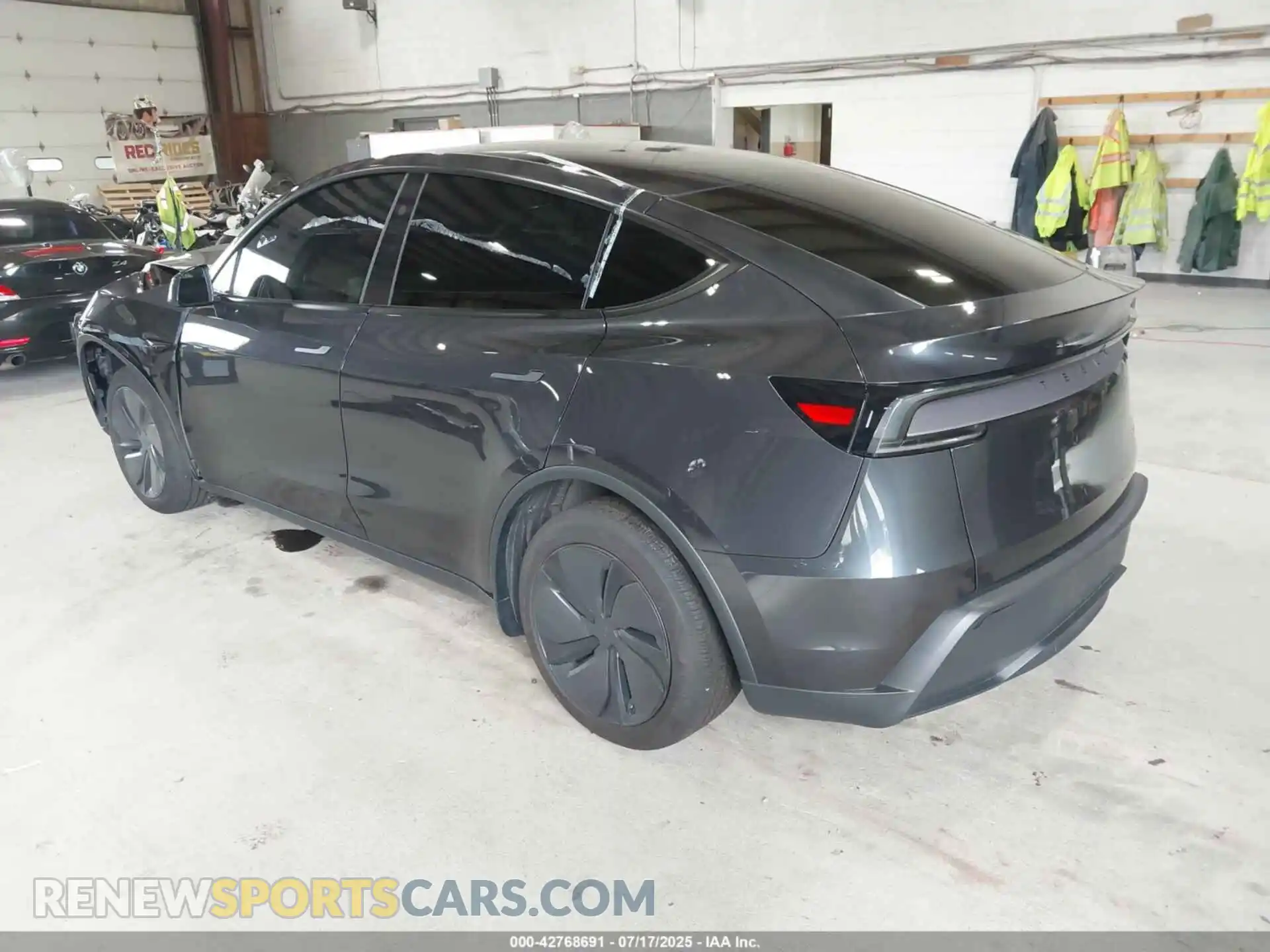 3 Photograph of a damaged car 7SAYGDEE8TF344050 TESLA MODEL Y 2026