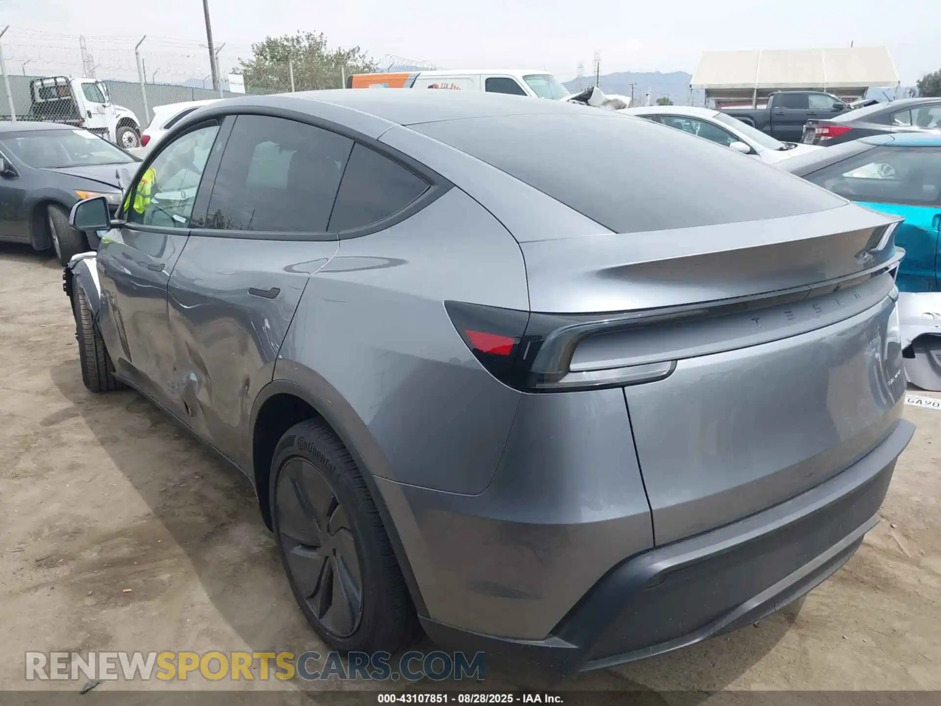 3 Photograph of a damaged car 7SAYGDEE8TF349829 TESLA MODEL Y 2026