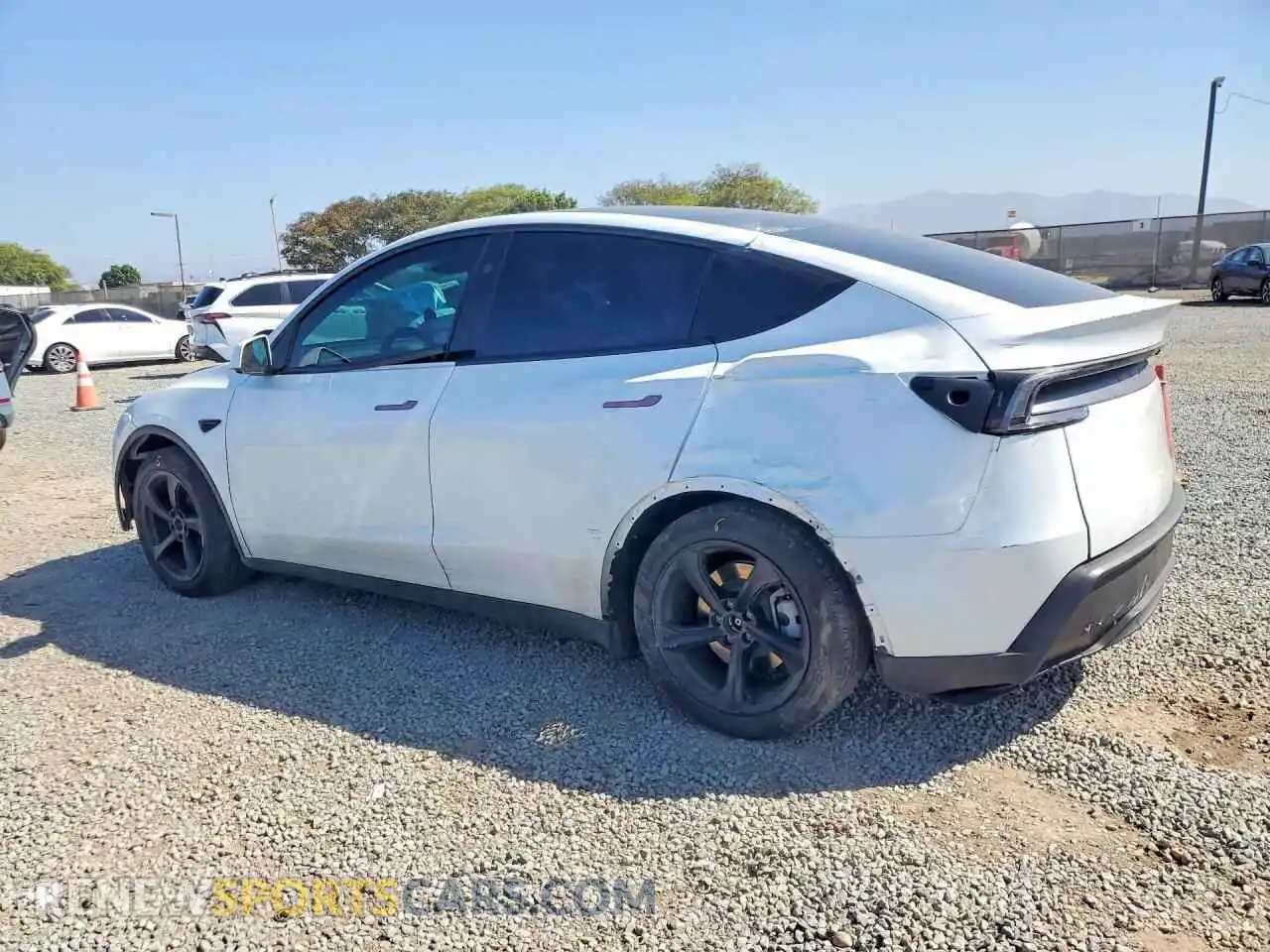 2 fotografías del automóvil dañado 7SAYGDEE8TF374326 TESLA MODEL Y 2026