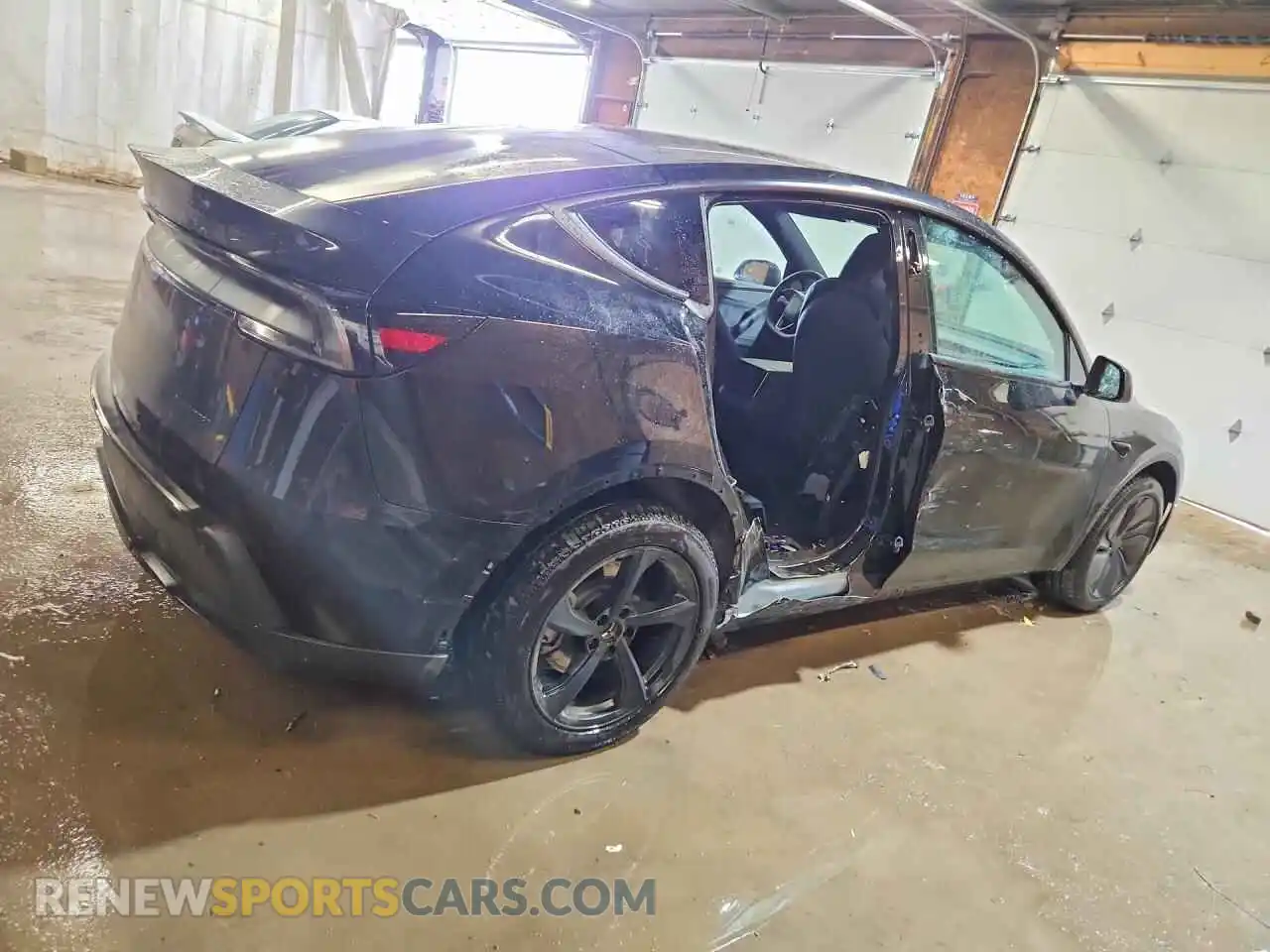 3 fotografías del automóvil dañado 7SAYGDEE9TA672235 TESLA MODEL Y 2026