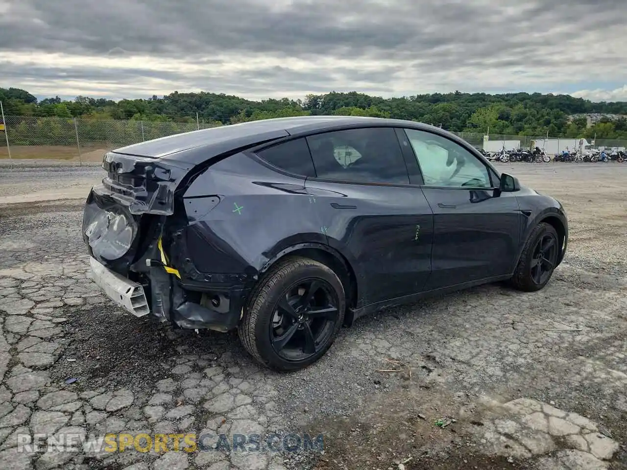 3 Photograph of a damaged car 7SAYGDEEXTF364395 TESLA MODEL Y 2026