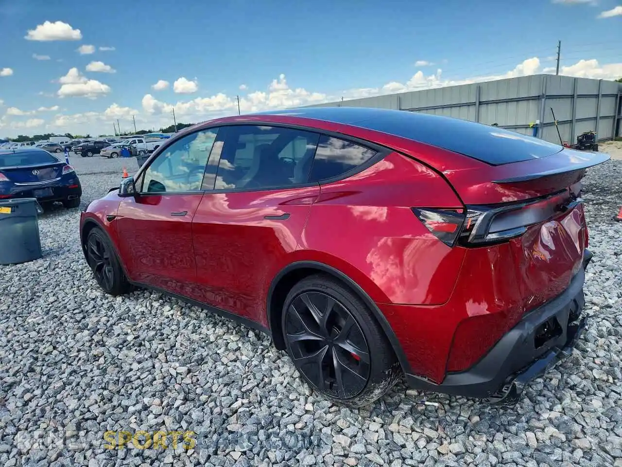 2 fotografías del automóvil dañado 7SAYGDET4TA680130 TESLA MODEL Y 2026