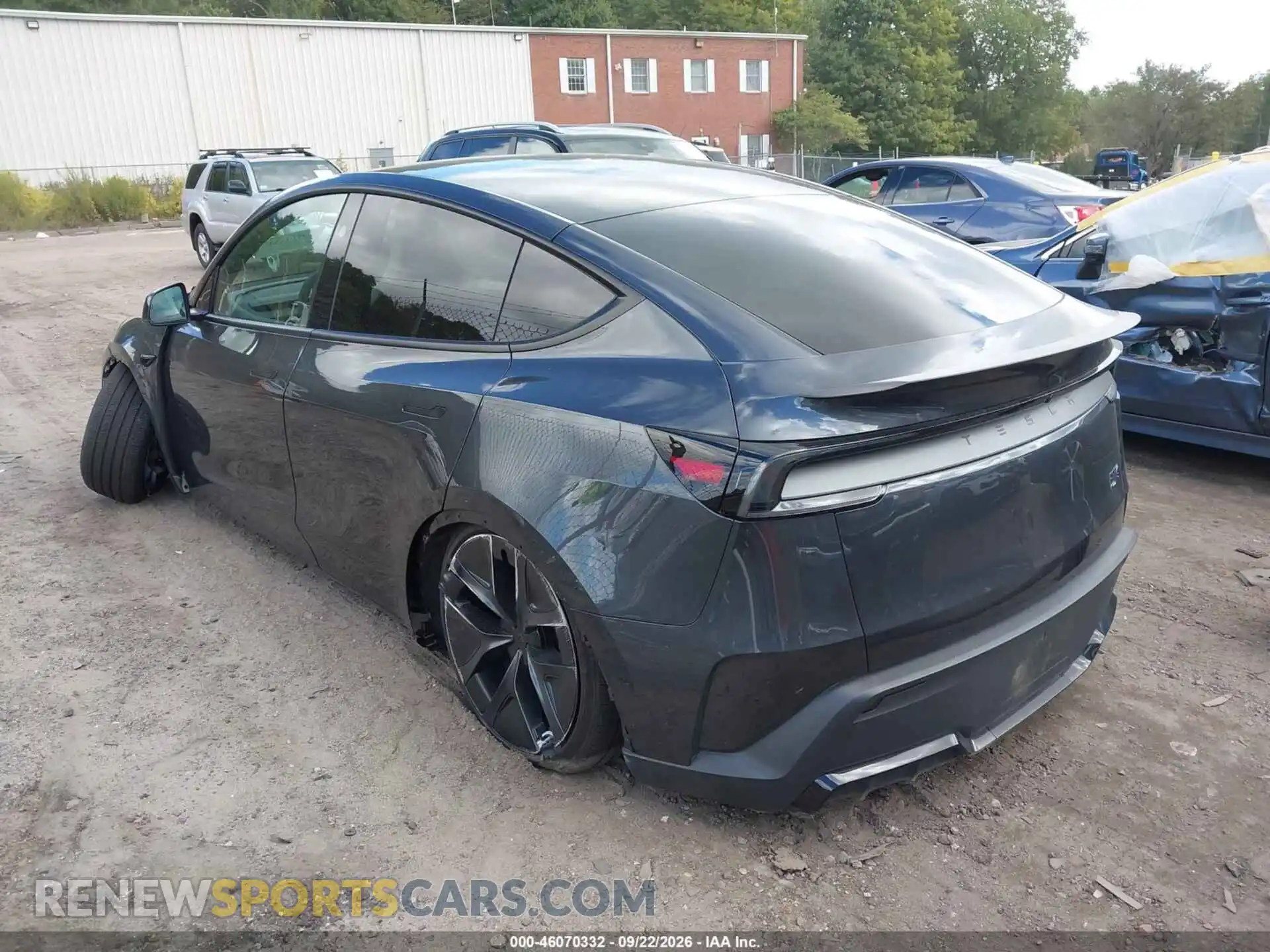 3 Photograph of a damaged car 7SAYGDET4TA723039 TESLA MODEL Y 2026