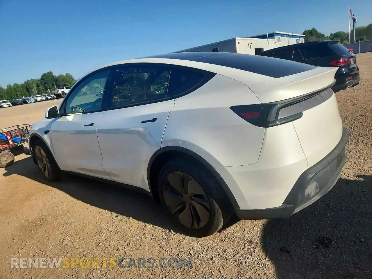 2 fotografías del automóvil dañado XP7YGDEE9TB728673 TESLA MODEL Y 2026