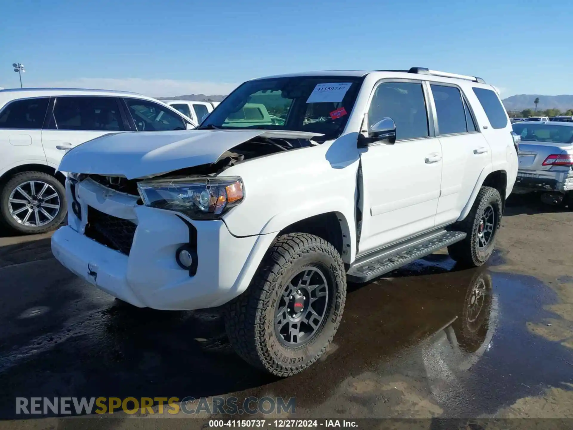 2 Photograph of a damaged car JTEBU5JR1K5722313 TOYOTA 4RUNNER 2019