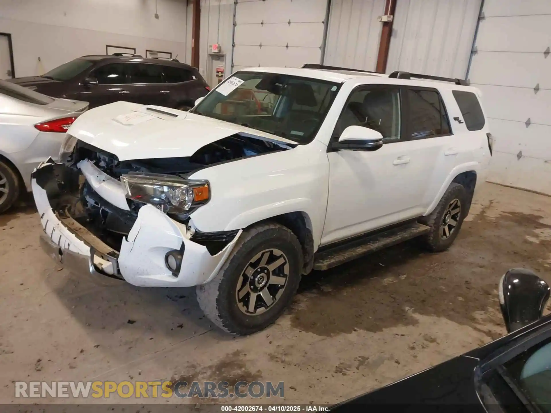 2 Photograph of a damaged car JTEBU5JR0L5777577 TOYOTA 4RUNNER 2020