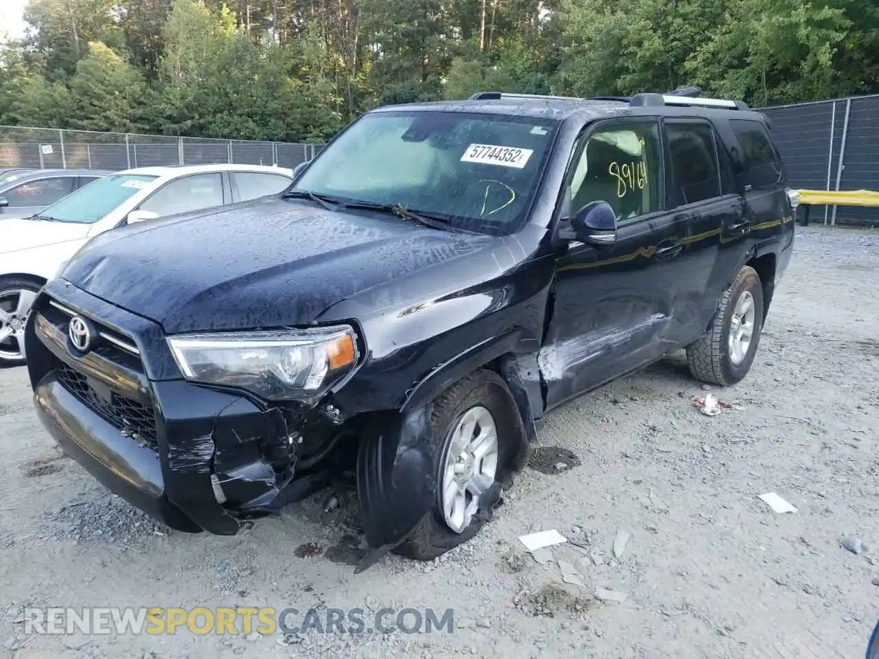 2 Photograph of a damaged car JTEBU5JR1L5782335 TOYOTA 4RUNNER 2020