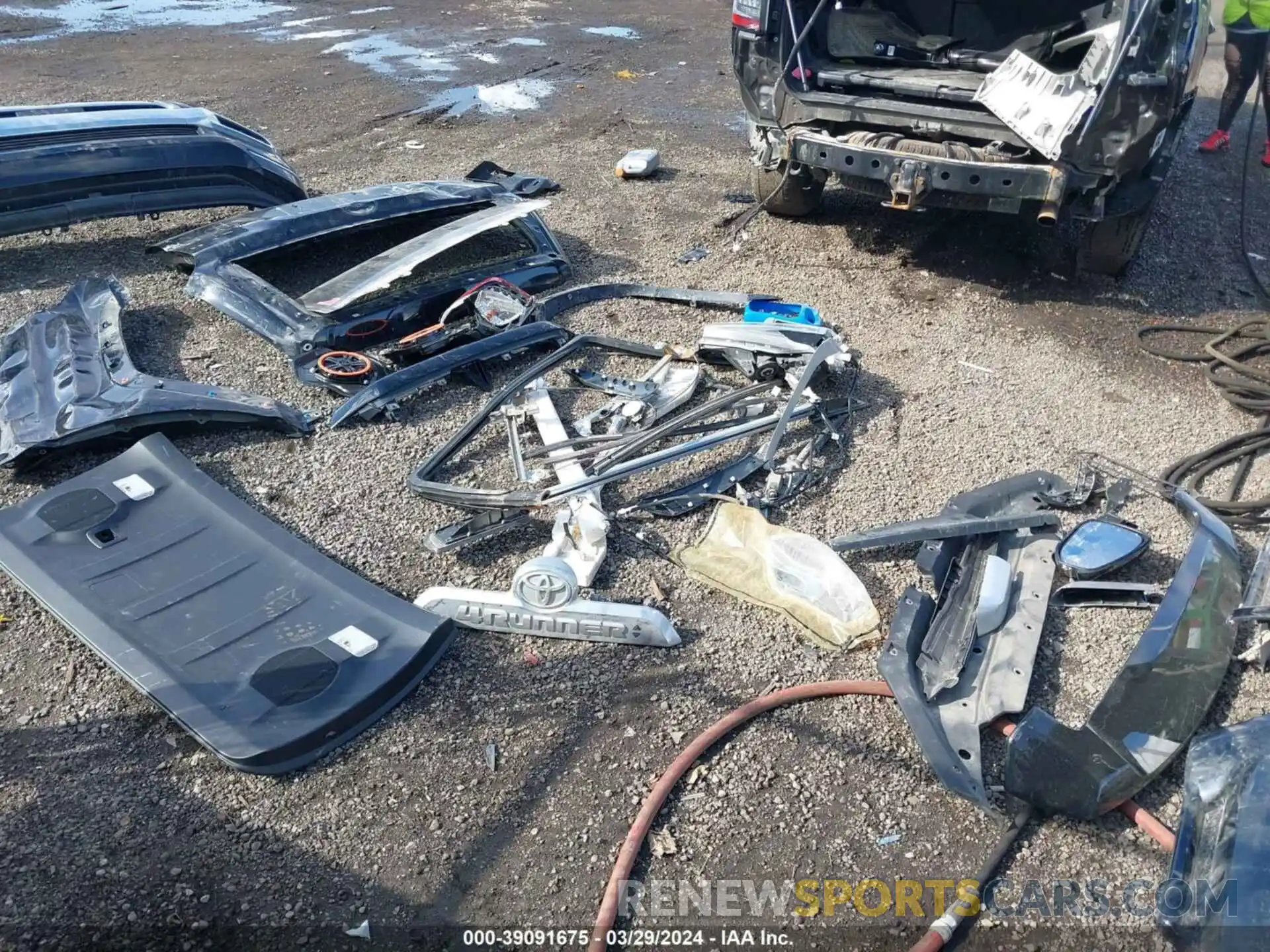 19 Photograph of a damaged car JTEBU5JR1L5807606 TOYOTA 4RUNNER 2020