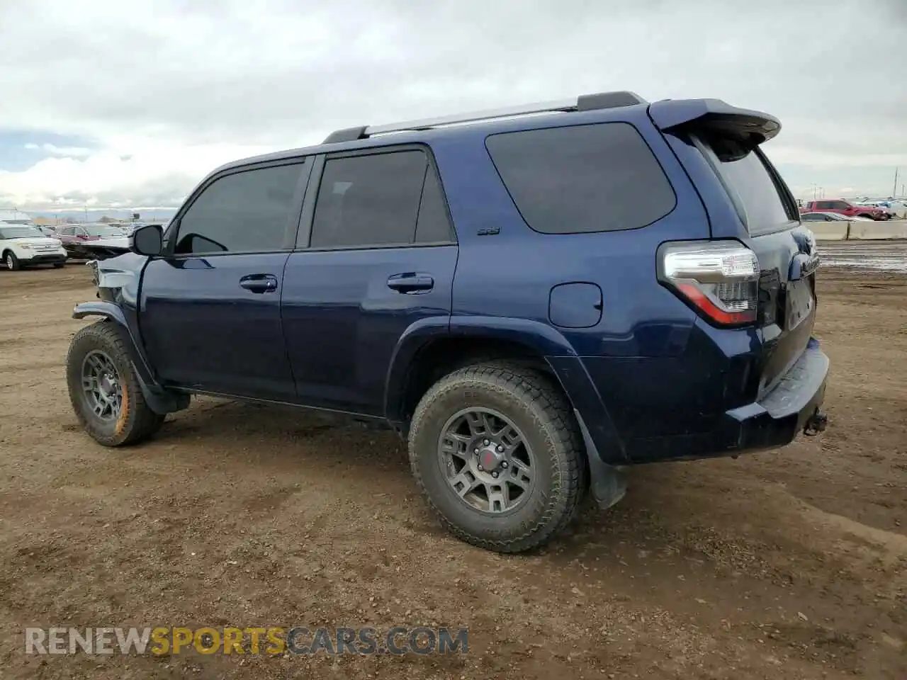 2 Photograph of a damaged car JTEBU5JR2L5765396 TOYOTA 4RUNNER 2020