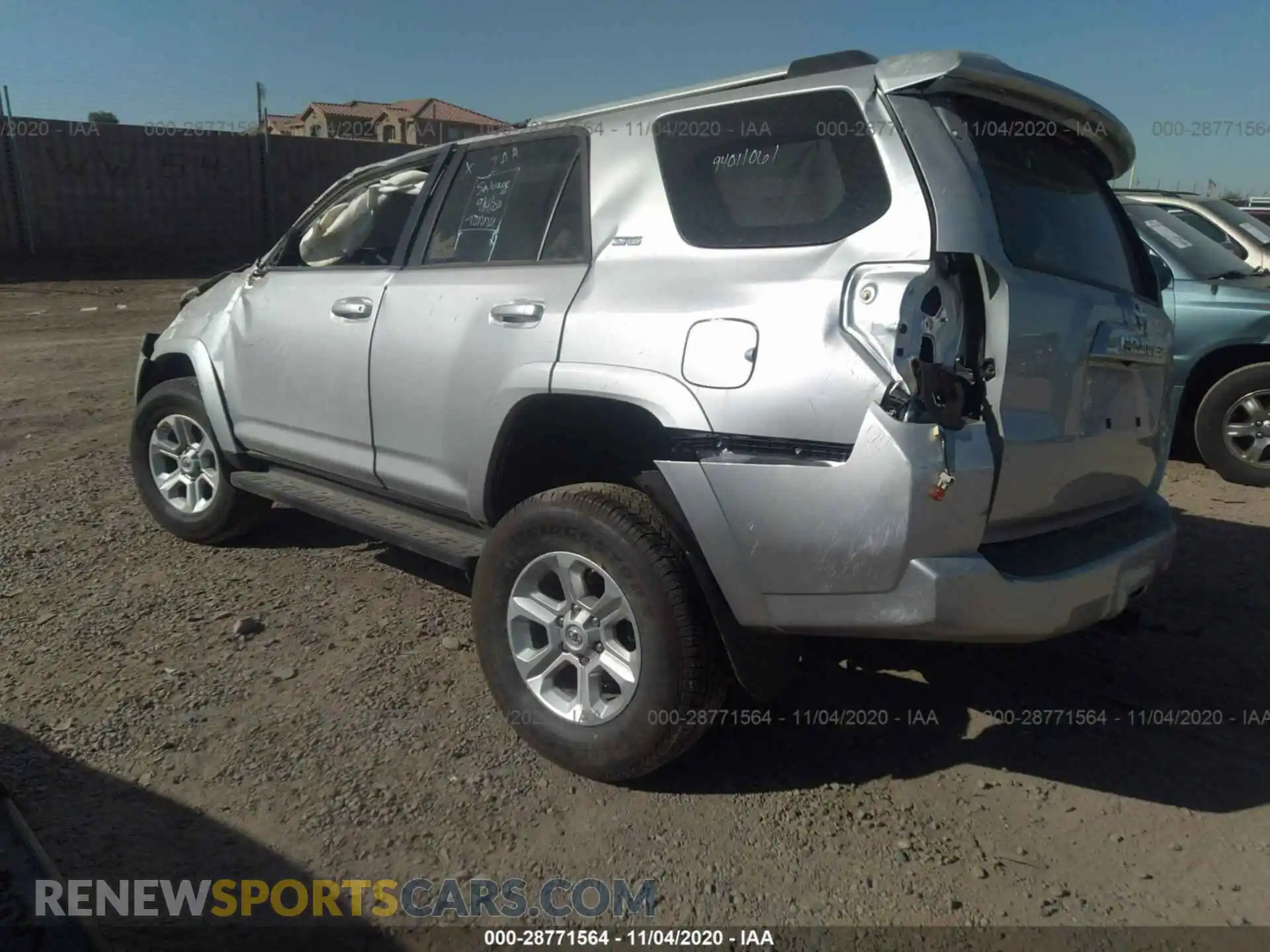 3 Photograph of a damaged car JTEBU5JR2L5789357 TOYOTA 4RUNNER 2020