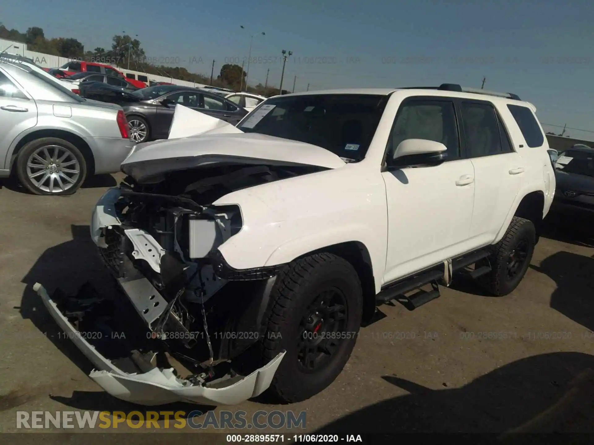 2 fotografías del automóvil dañado JTEBU5JR2L5819554 TOYOTA 4RUNNER 2020