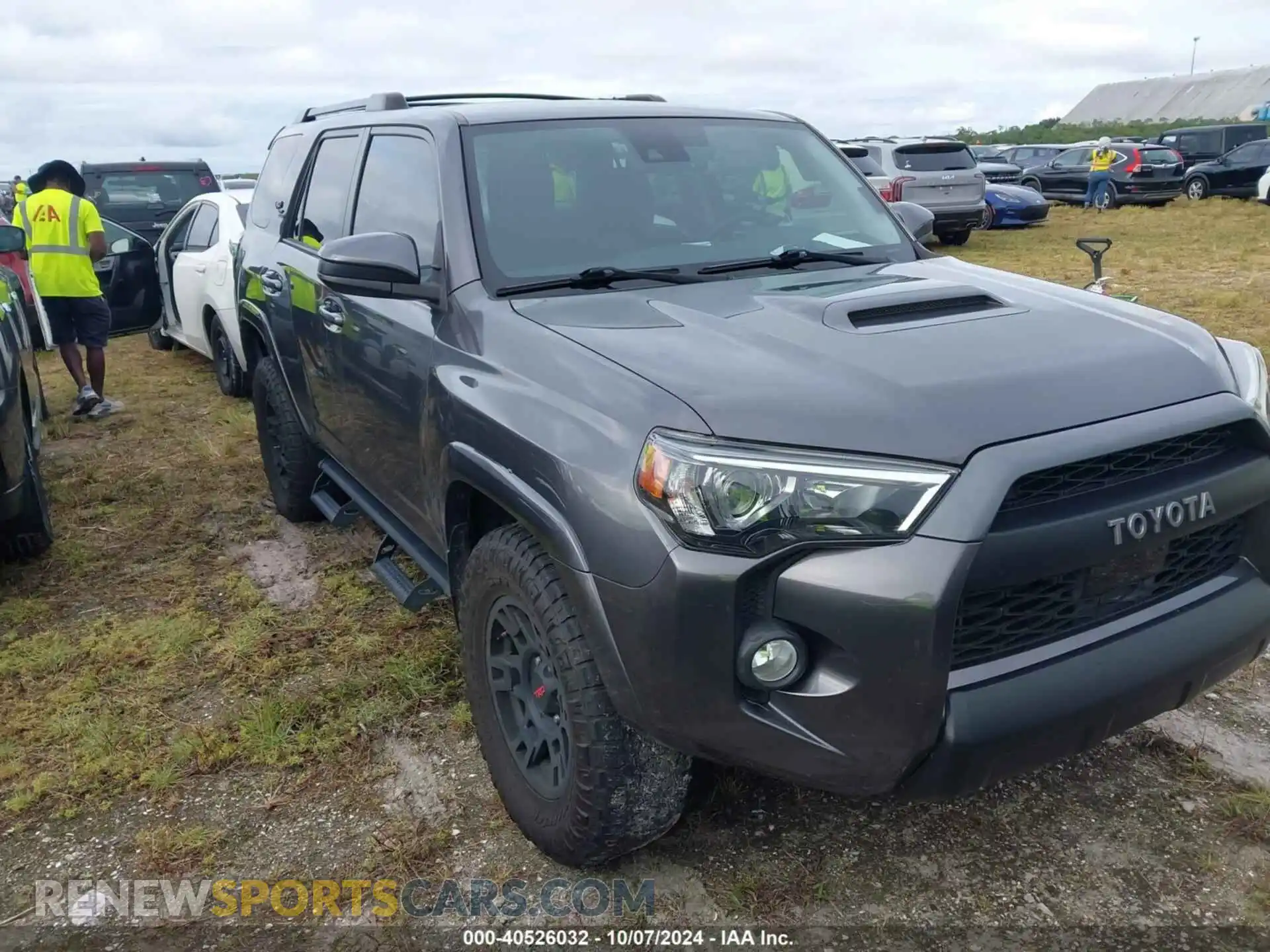 1 Photograph of a damaged car JTEBU5JR3L5803833 TOYOTA 4RUNNER 2020