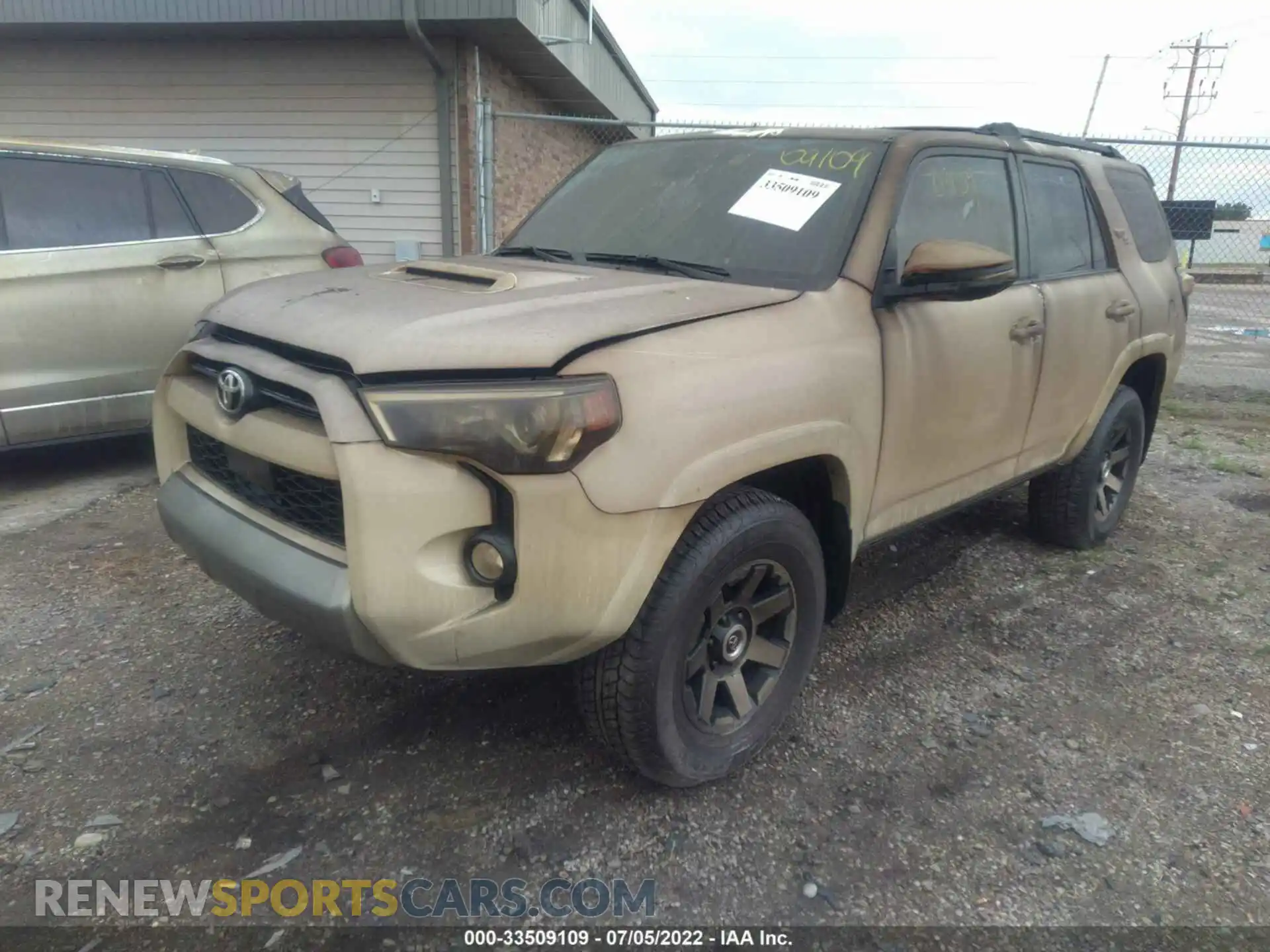 2 Фотография поврежденного автомобиля JTEBU5JR4L5778828 TOYOTA 4RUNNER 2020
