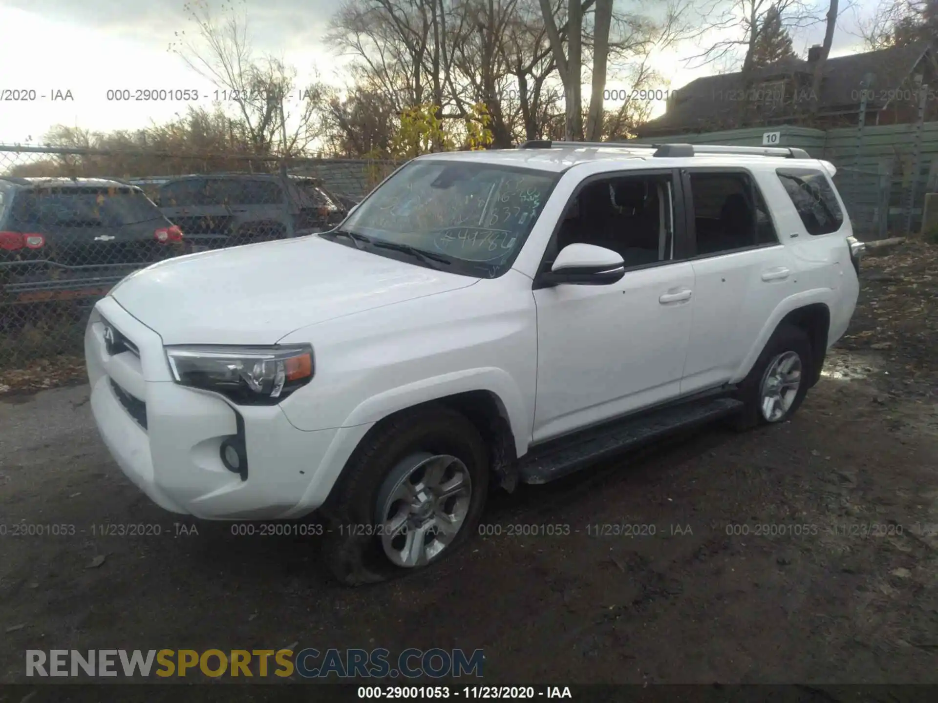 2 Photograph of a damaged car JTEBU5JR5L5791832 TOYOTA 4RUNNER 2020