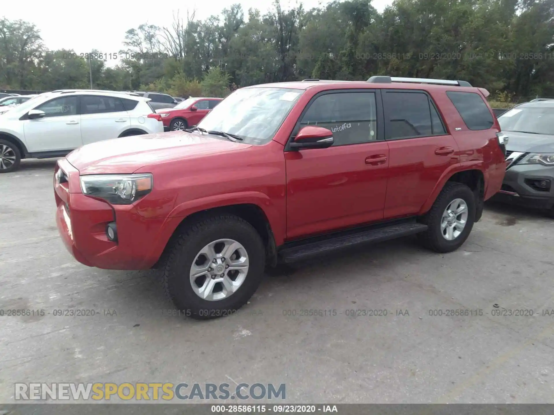 2 Photograph of a damaged car JTEBU5JR8L5777567 TOYOTA 4RUNNER 2020