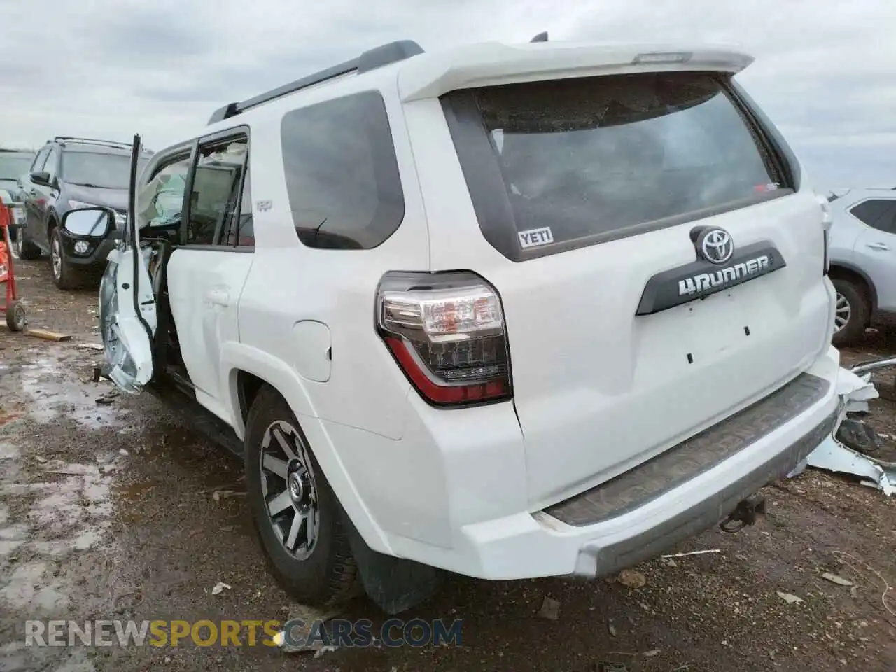 3 fotografías del automóvil dañado JTEBU5JR9L5773673 TOYOTA 4RUNNER 2020