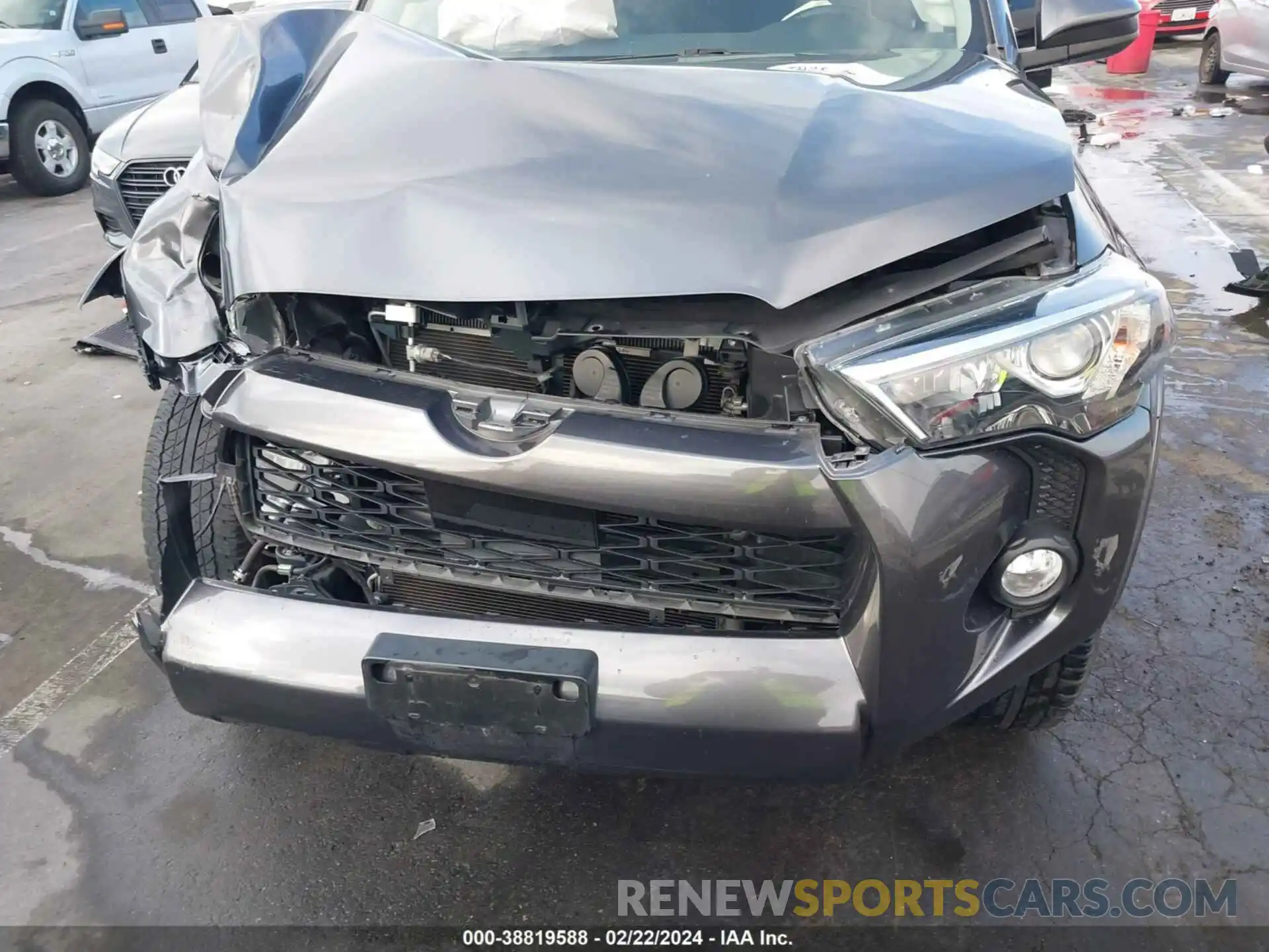 12 Photograph of a damaged car JTEZU5JRXL5225633 TOYOTA 4RUNNER 2020