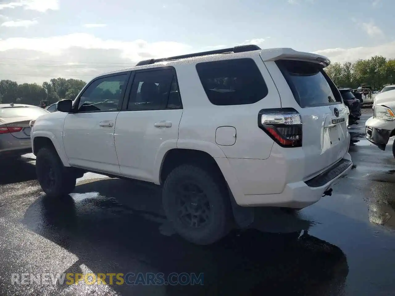 2 Photograph of a damaged car JTEBU5JR5M5894167 TOYOTA 4RUNNER 2021