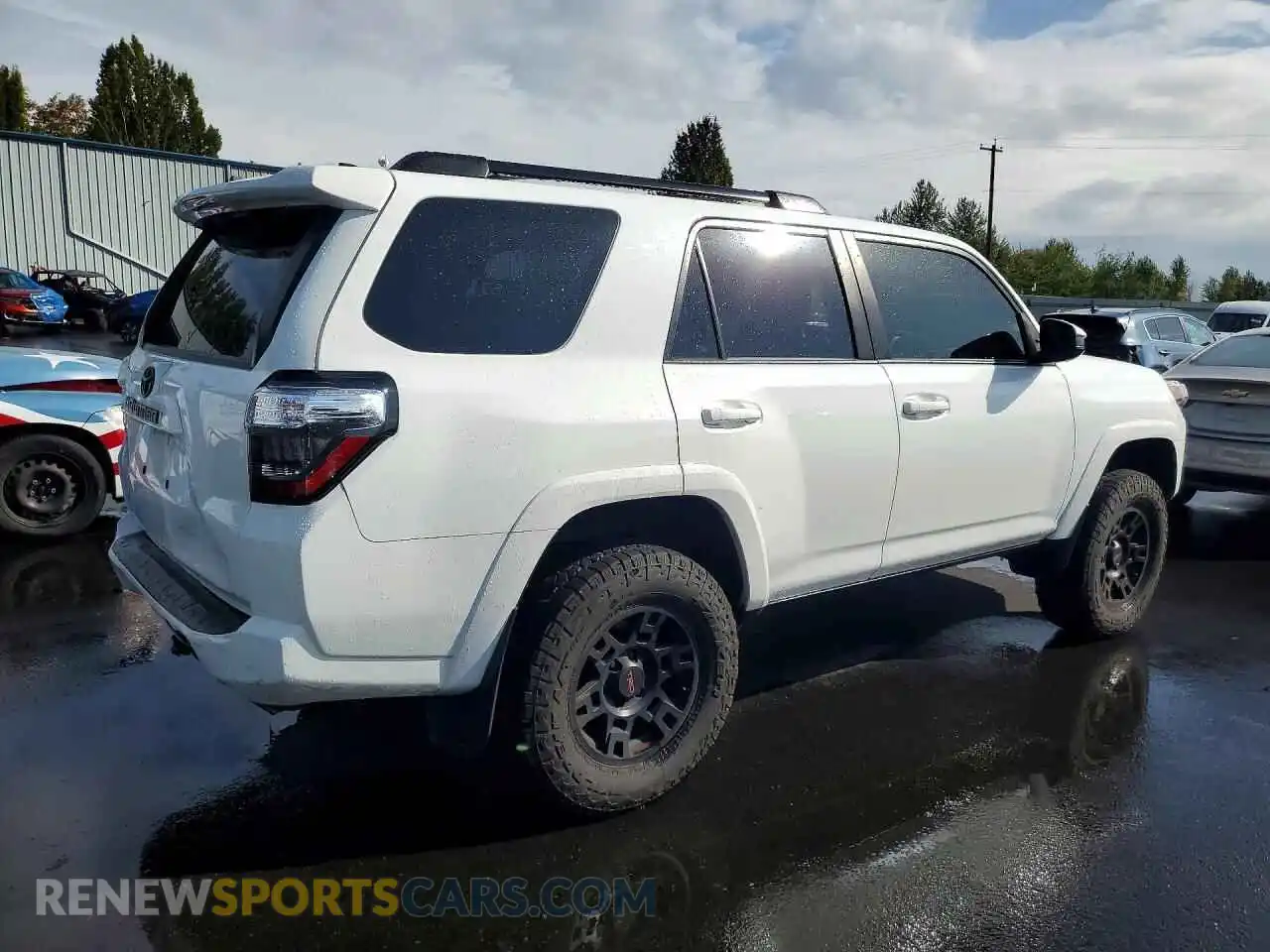 3 Photograph of a damaged car JTEBU5JR5M5894167 TOYOTA 4RUNNER 2021