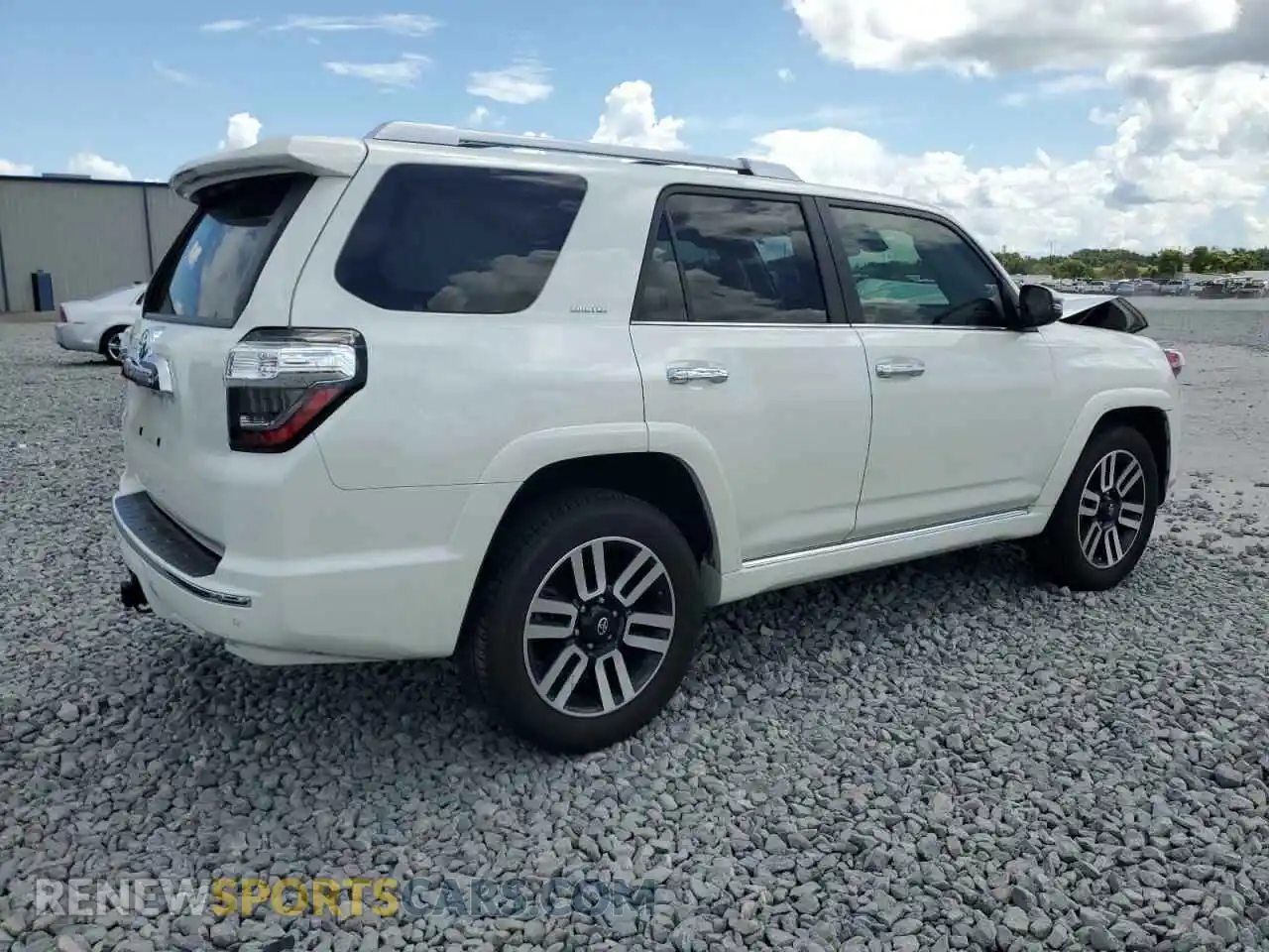 3 Photograph of a damaged car JTEDU5JR0M5229380 TOYOTA 4RUNNER 2021