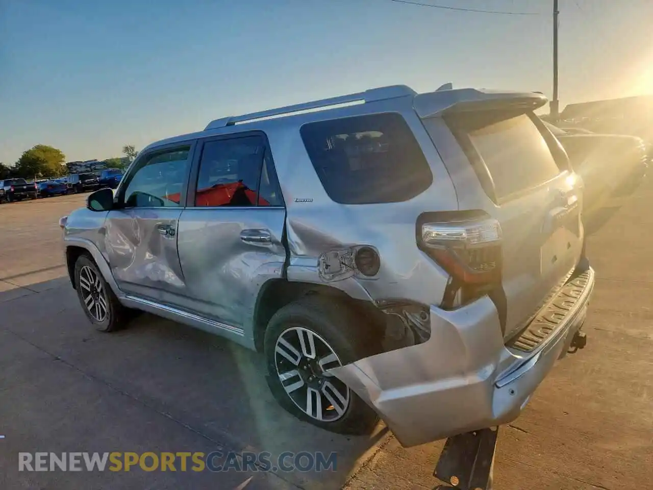 2 Photograph of a damaged car JTEDU5JR1M5231445 TOYOTA 4RUNNER 2021