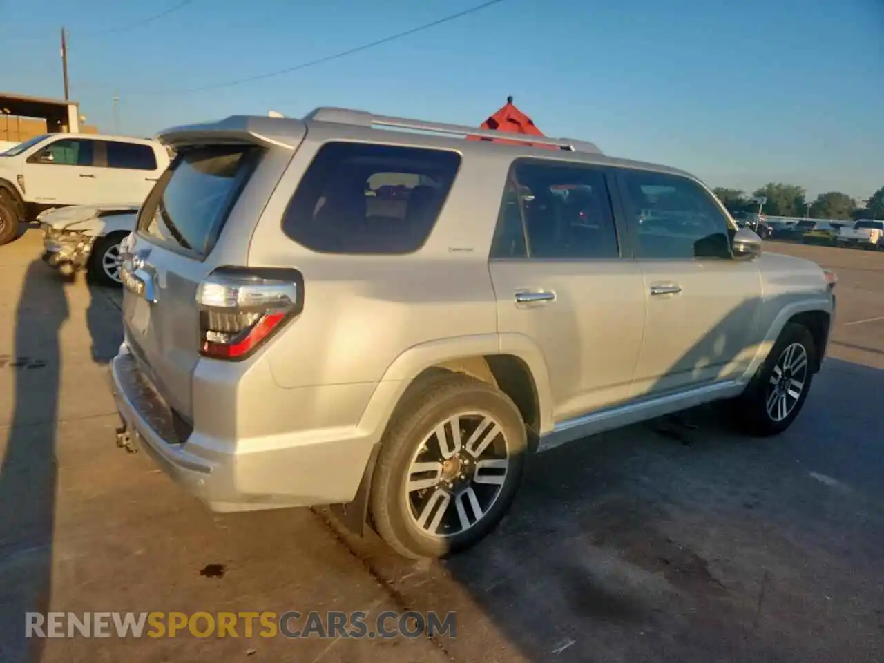 3 Photograph of a damaged car JTEDU5JR1M5231445 TOYOTA 4RUNNER 2021
