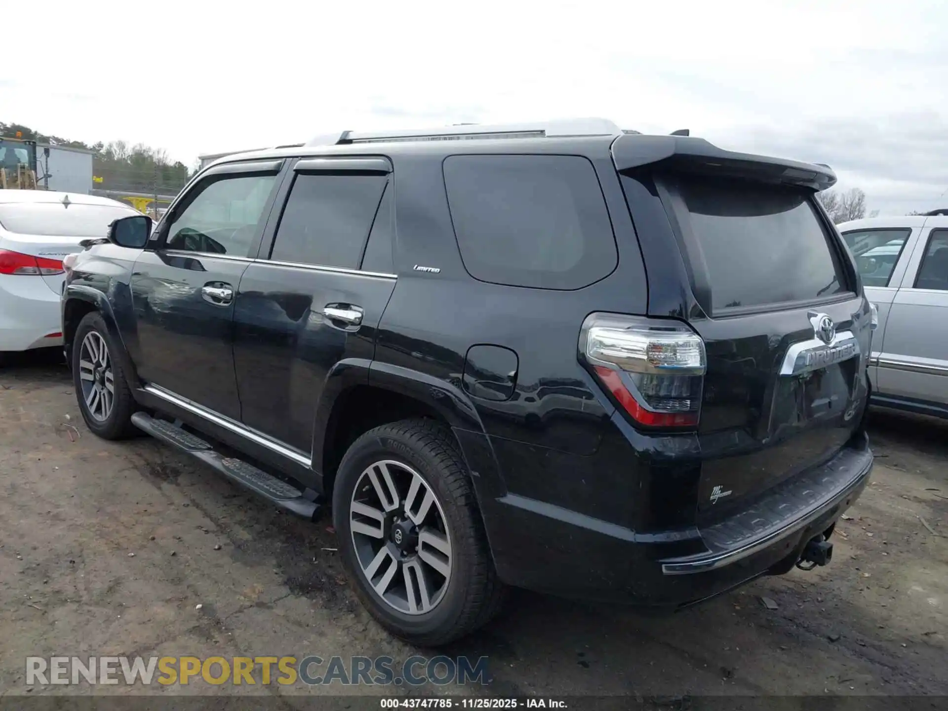 3 Photograph of a damaged car JTEDU5JR3M5234167 TOYOTA 4RUNNER 2021