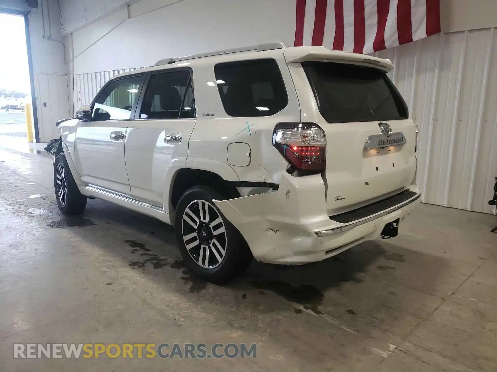 3 Photograph of a damaged car JTEDU5JR7M5230798 TOYOTA 4RUNNER 2021