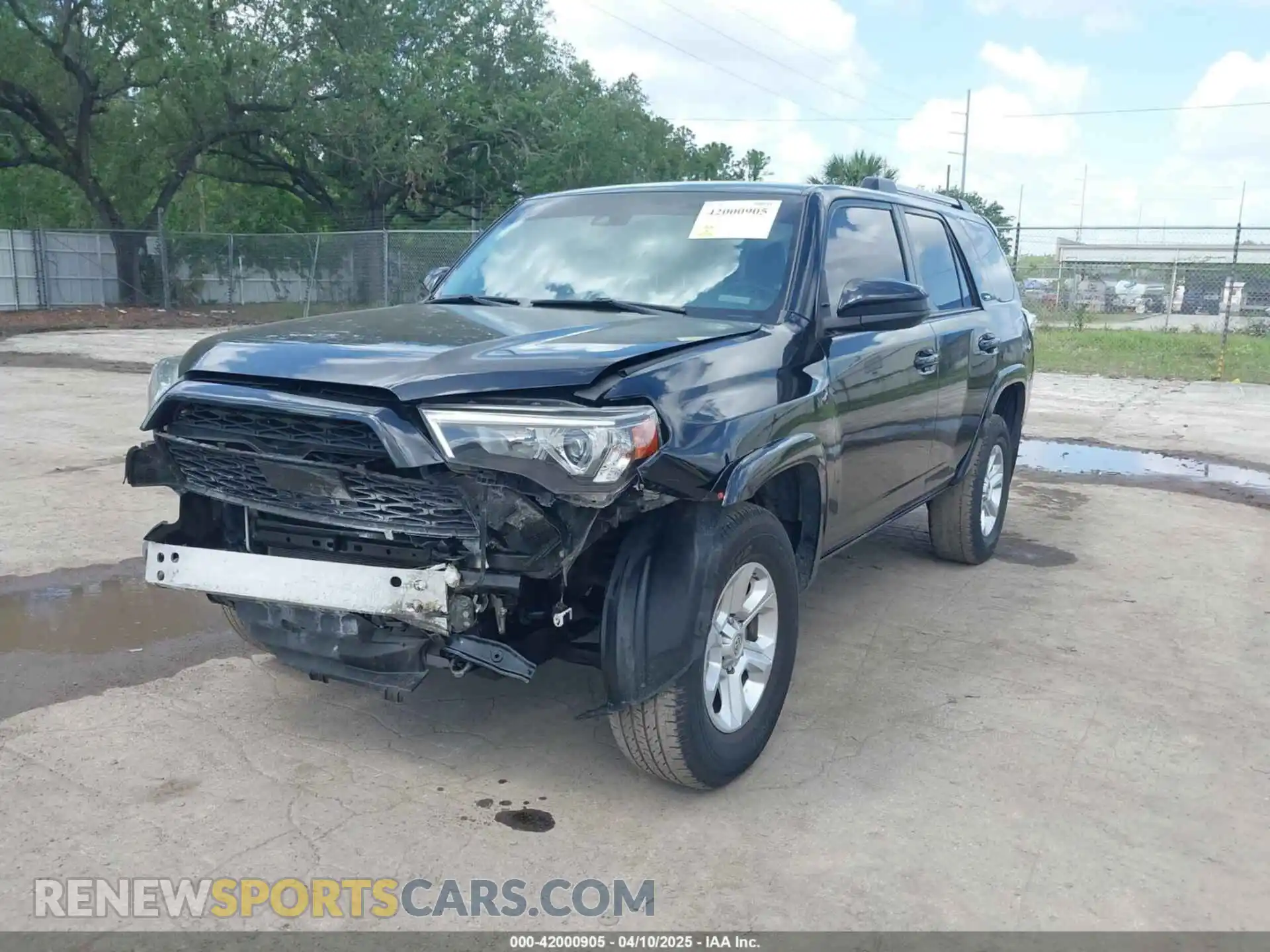 2 Photograph of a damaged car JTEEU5JR0M5230906 TOYOTA 4RUNNER 2021