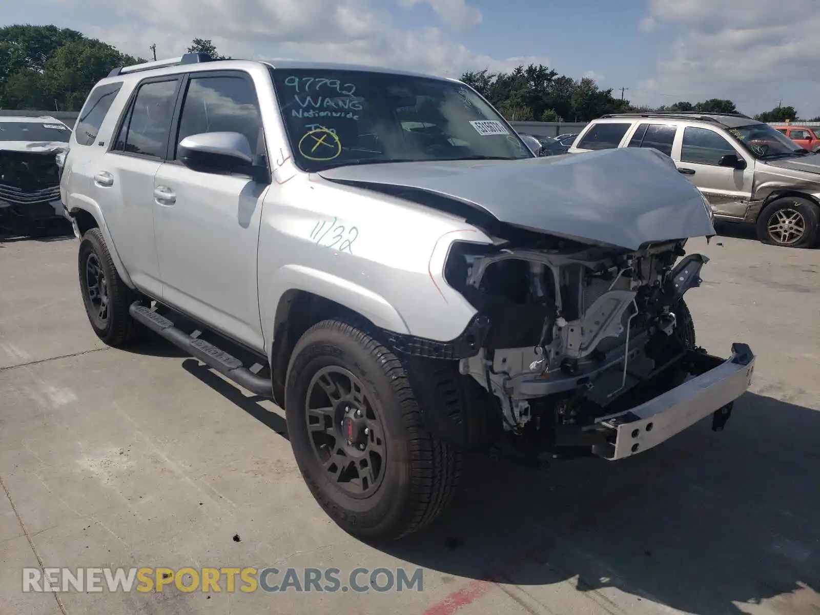 1 Photograph of a damaged car JTEEU5JR1M5236777 TOYOTA 4RUNNER 2021