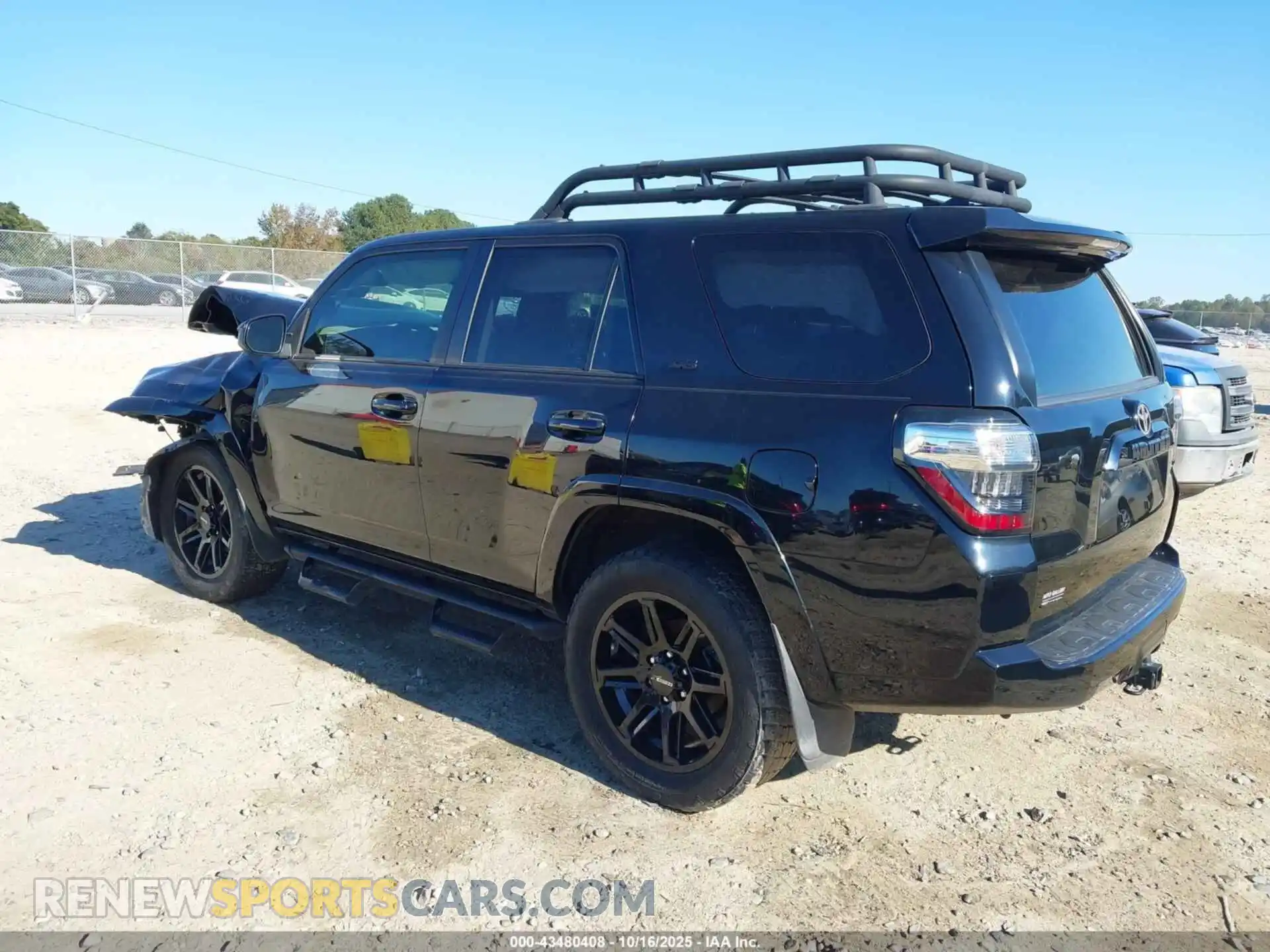 3 Photograph of a damaged car JTEEU5JR2M5240501 TOYOTA 4RUNNER 2021