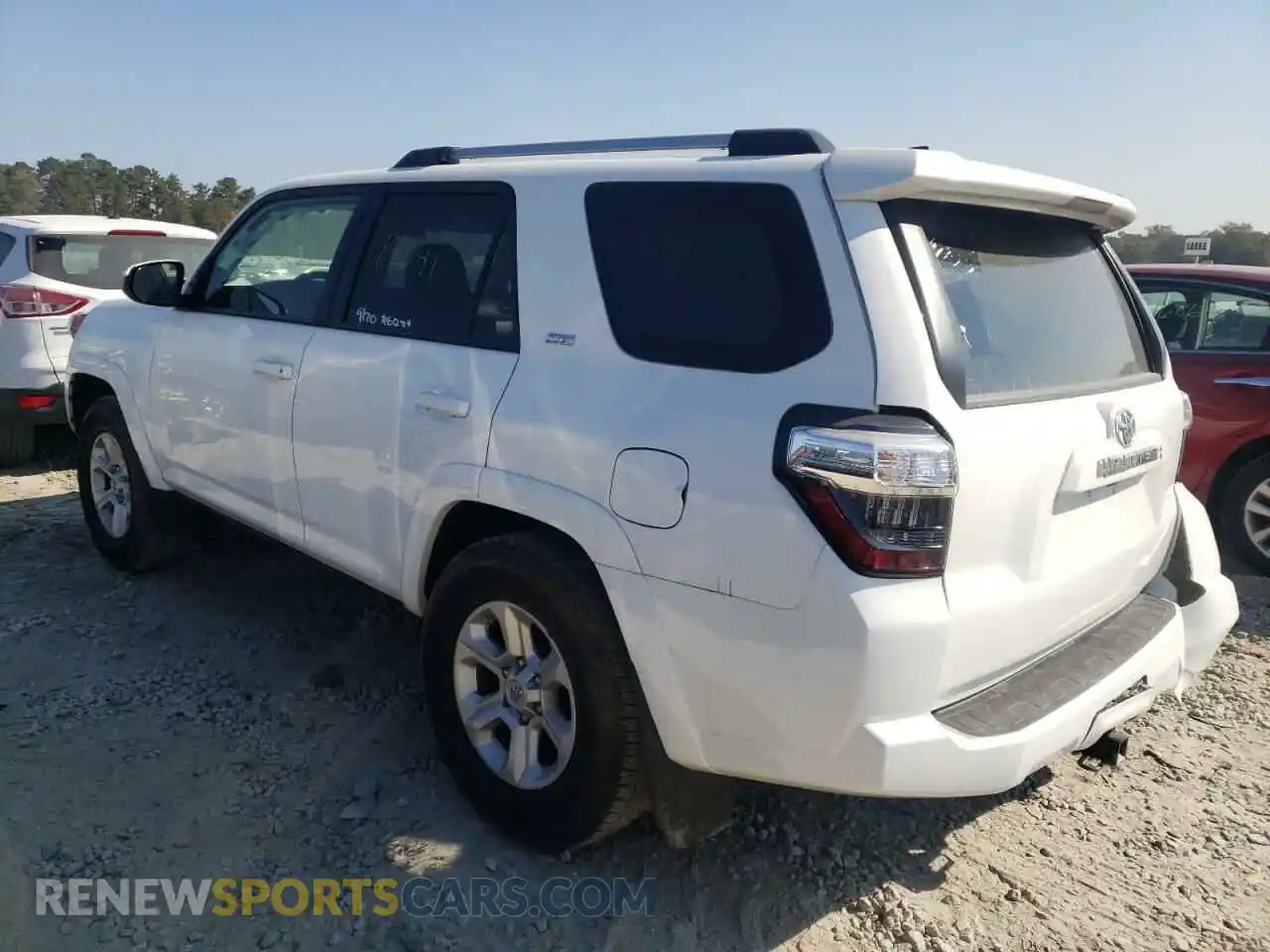 3 Photograph of a damaged car JTEEU5JR2M5242541 TOYOTA 4RUNNER 2021