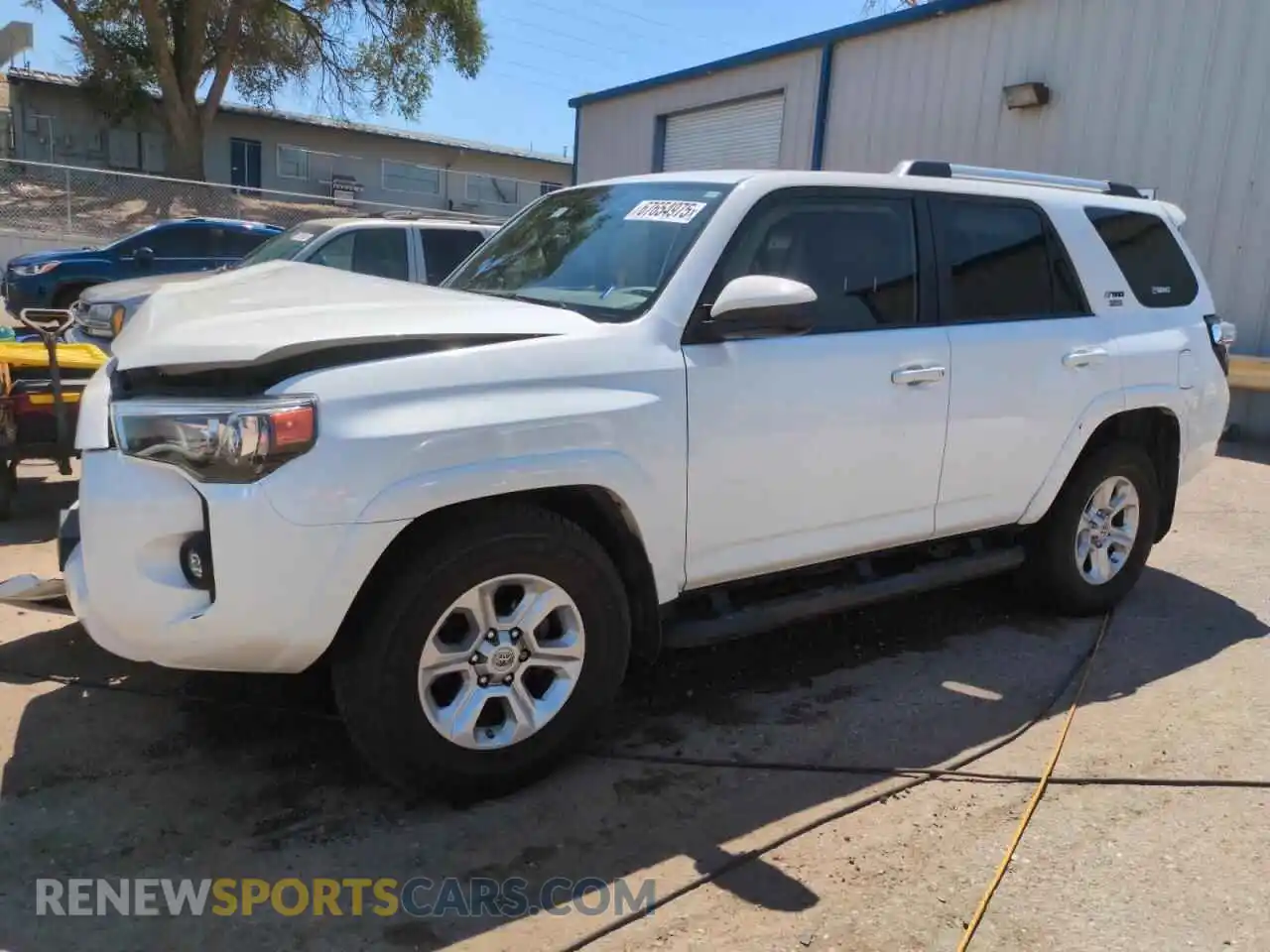 1 Photograph of a damaged car JTEEU5JR3M5246520 TOYOTA 4RUNNER 2021