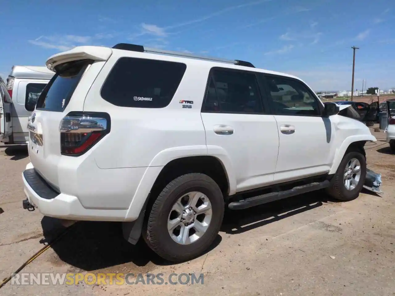 3 Photograph of a damaged car JTEEU5JR3M5246520 TOYOTA 4RUNNER 2021