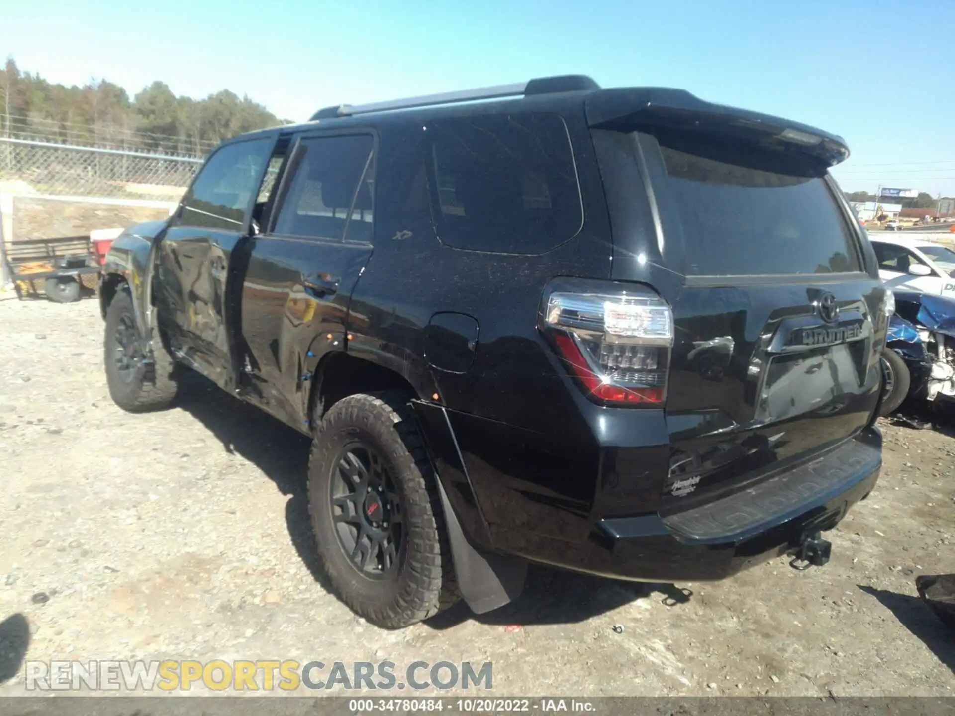 3 Photograph of a damaged car JTEEU5JR4M5228592 TOYOTA 4RUNNER 2021