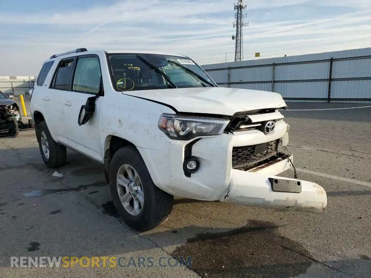 1 Photograph of a damaged car JTEEU5JR5M5239407 TOYOTA 4RUNNER 2021
