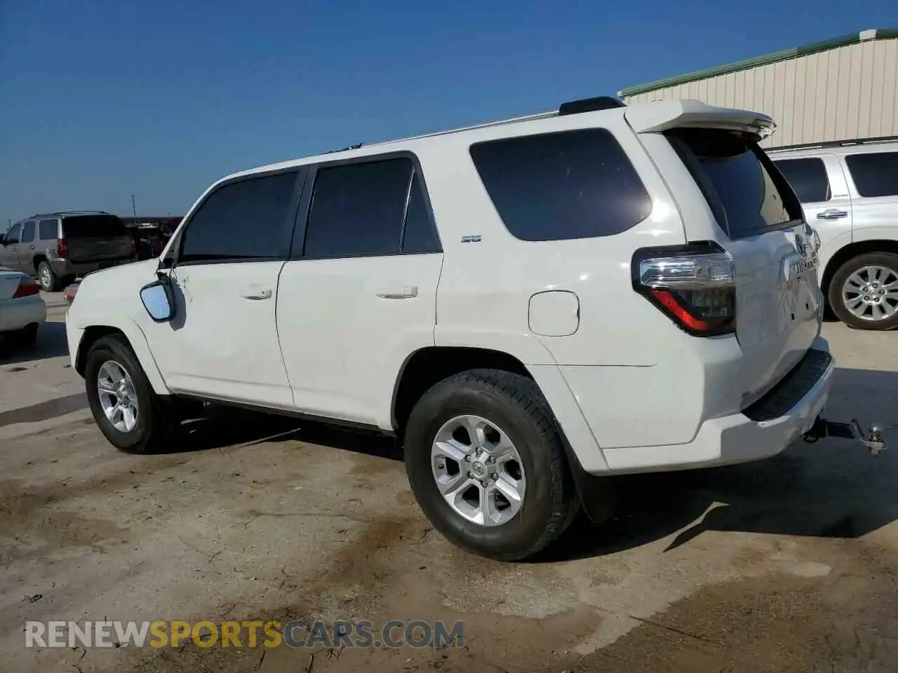 2 Photograph of a damaged car JTEEU5JR7M5243734 TOYOTA 4RUNNER 2021