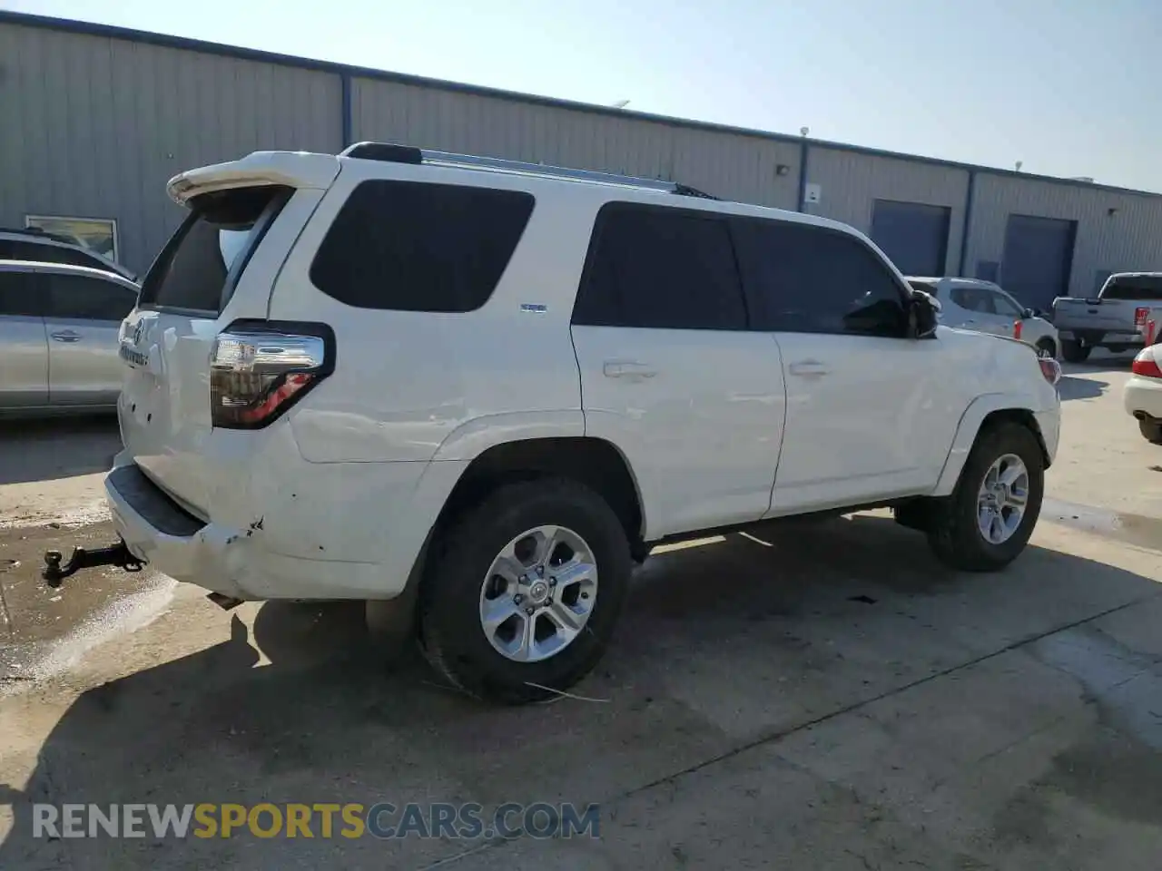 3 Photograph of a damaged car JTEEU5JR7M5243734 TOYOTA 4RUNNER 2021