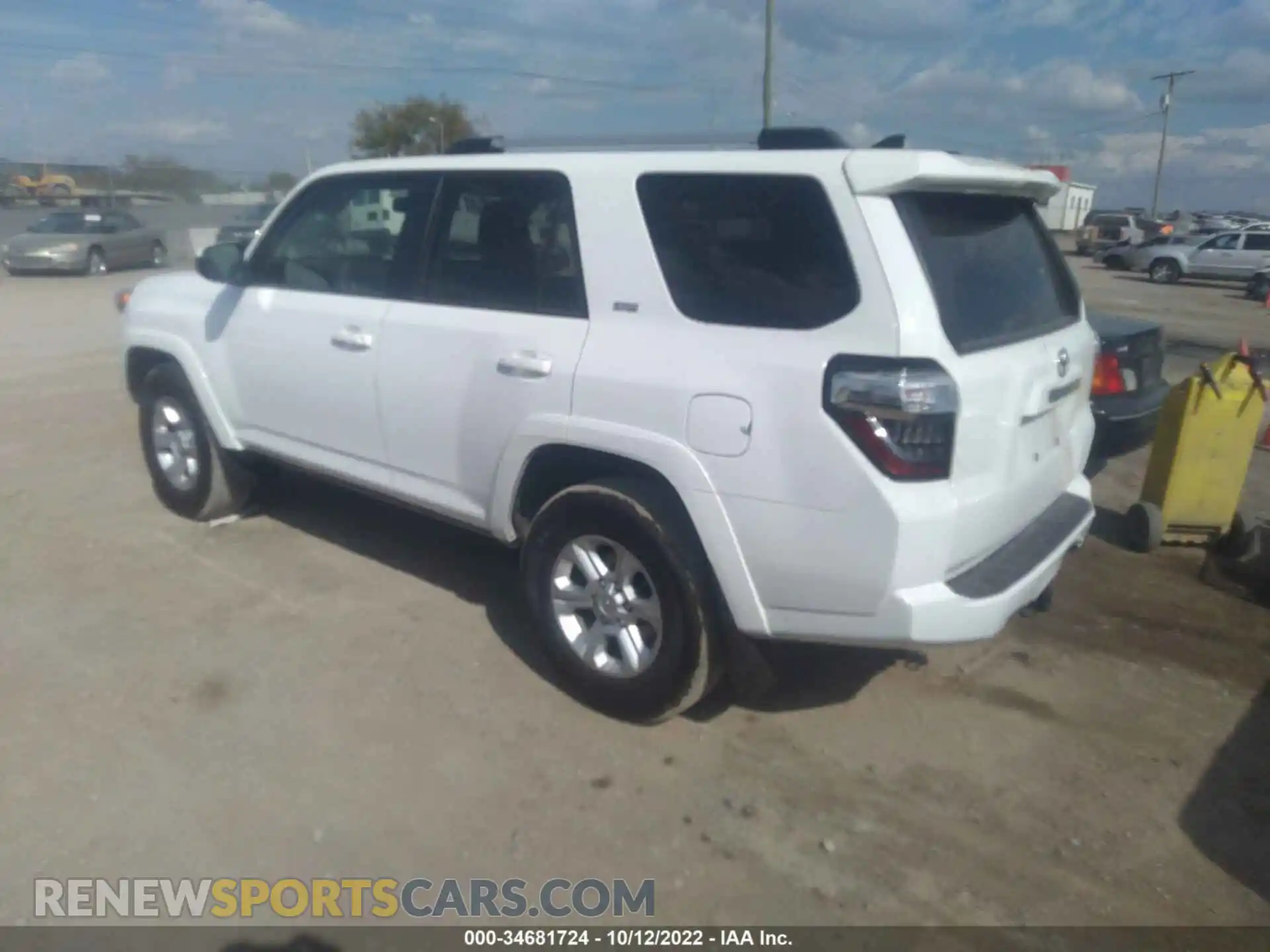 3 Photograph of a damaged car JTEEU5JR7M5249209 TOYOTA 4RUNNER 2021