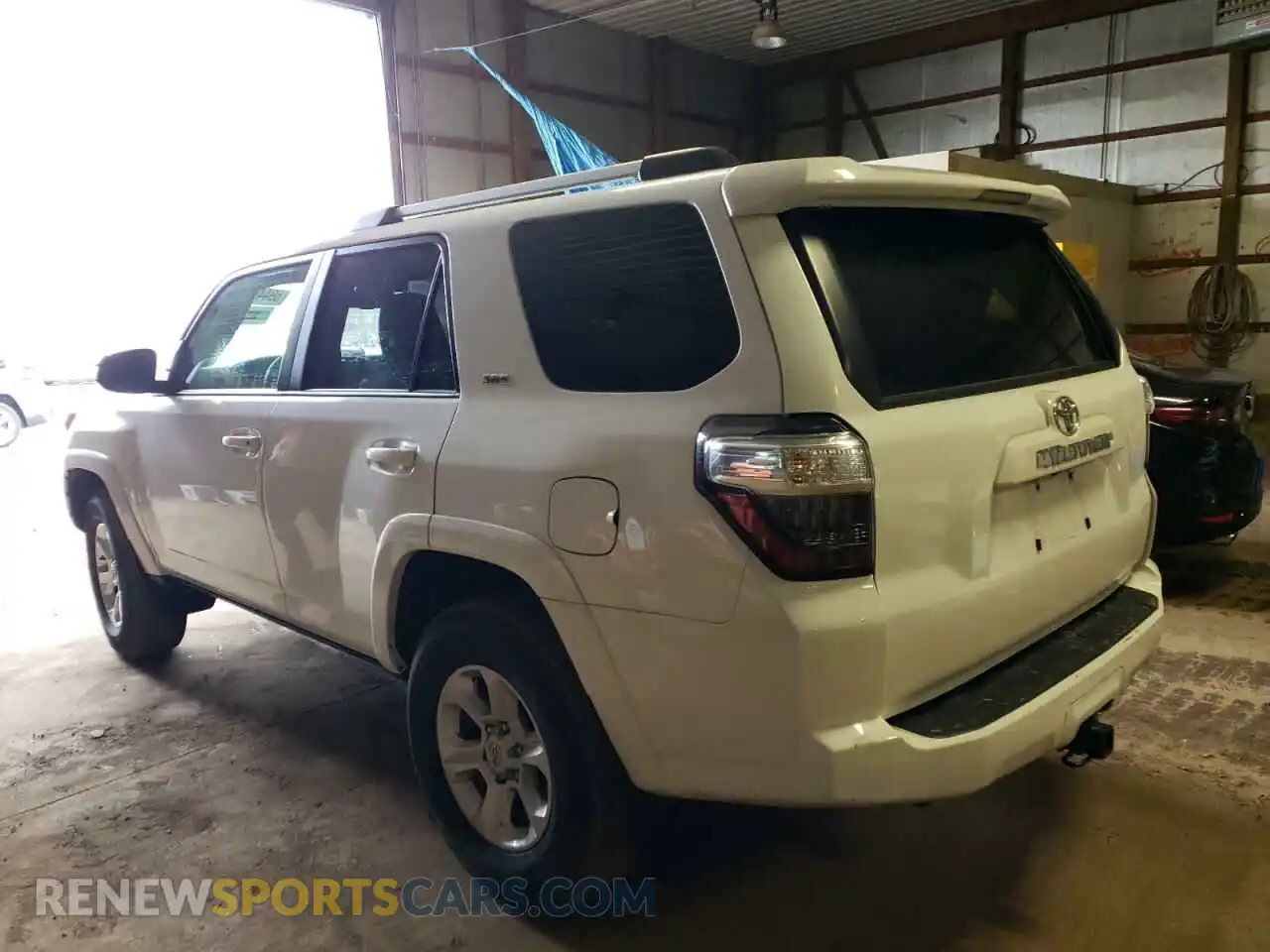 2 Photograph of a damaged car JTEEU5JR8M5234704 TOYOTA 4RUNNER 2021