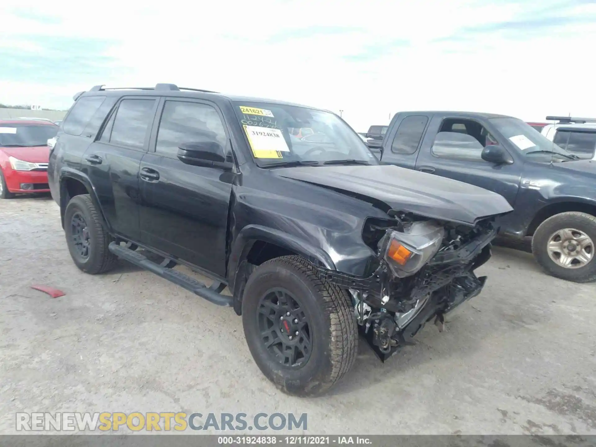 1 Photograph of a damaged car JTEEU5JR9M5249034 TOYOTA 4RUNNER 2021