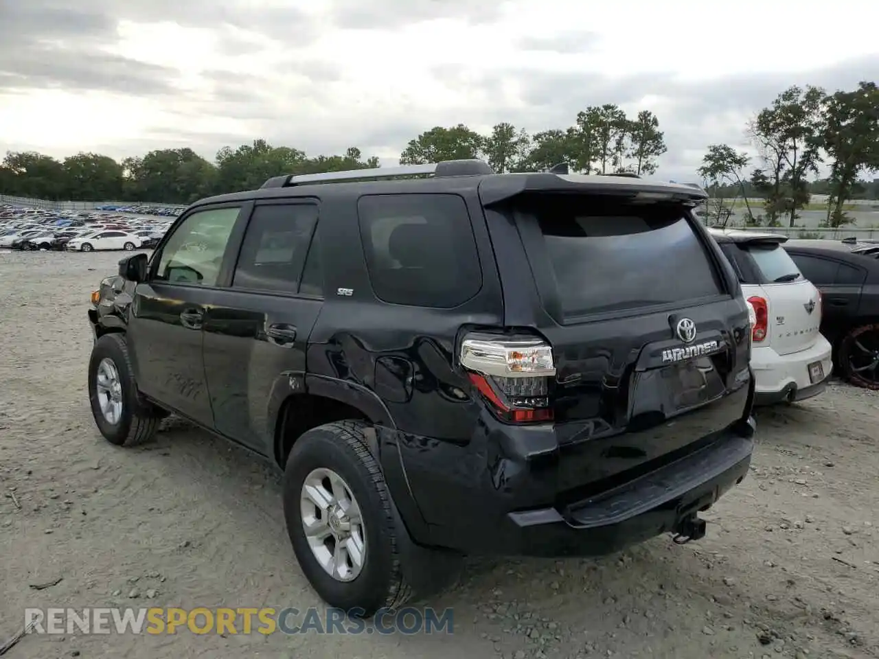 3 fotografías del automóvil dañado JTEEU5JRXM5237863 TOYOTA 4RUNNER 2021